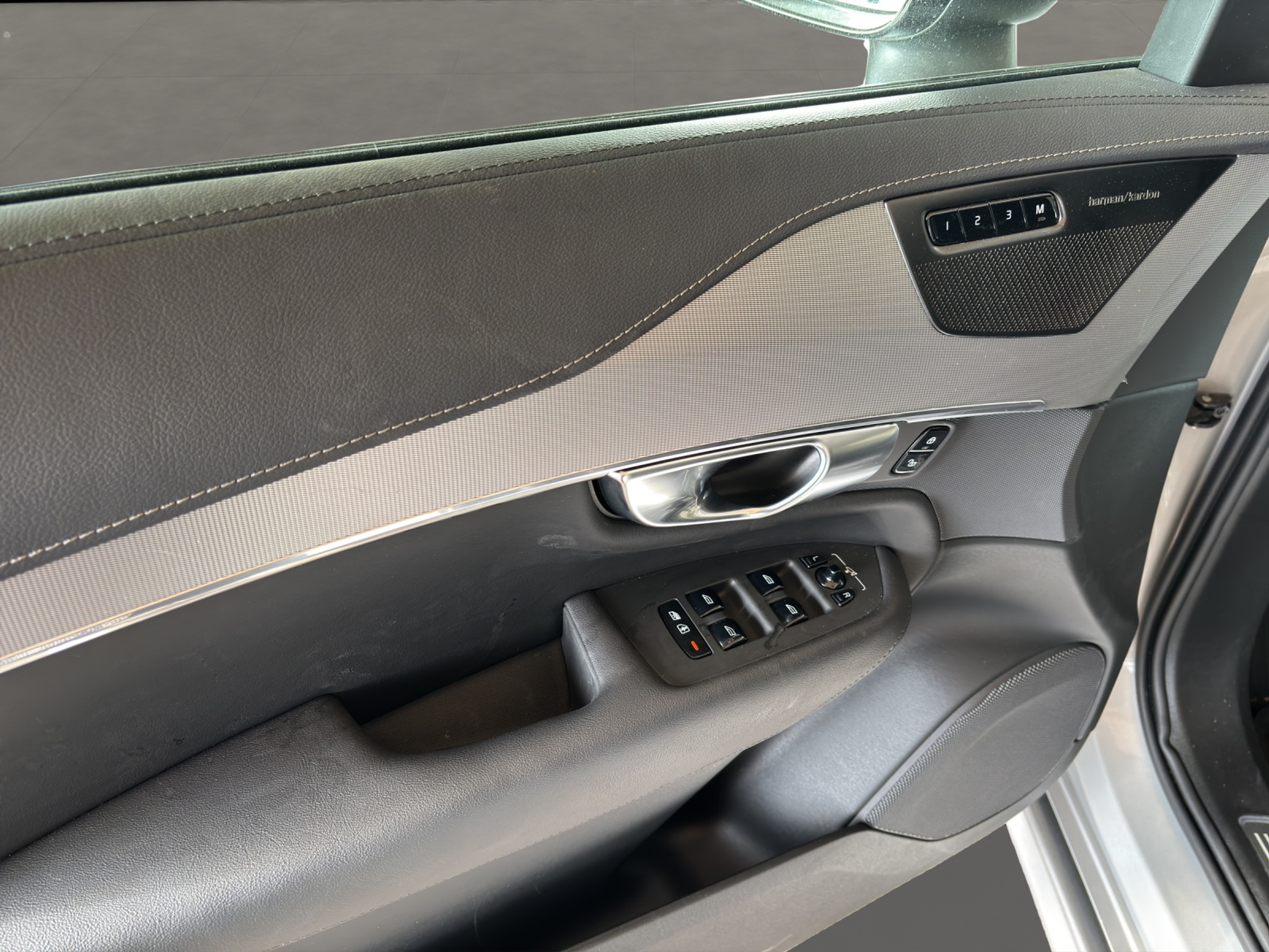 listing desktop thumbnail image 13