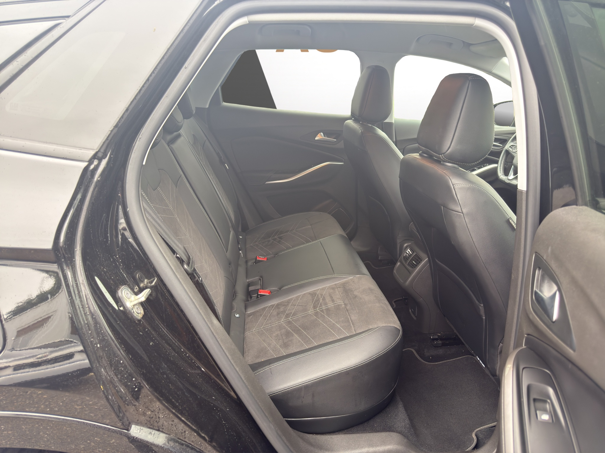 listing desktop thumbnail image 11