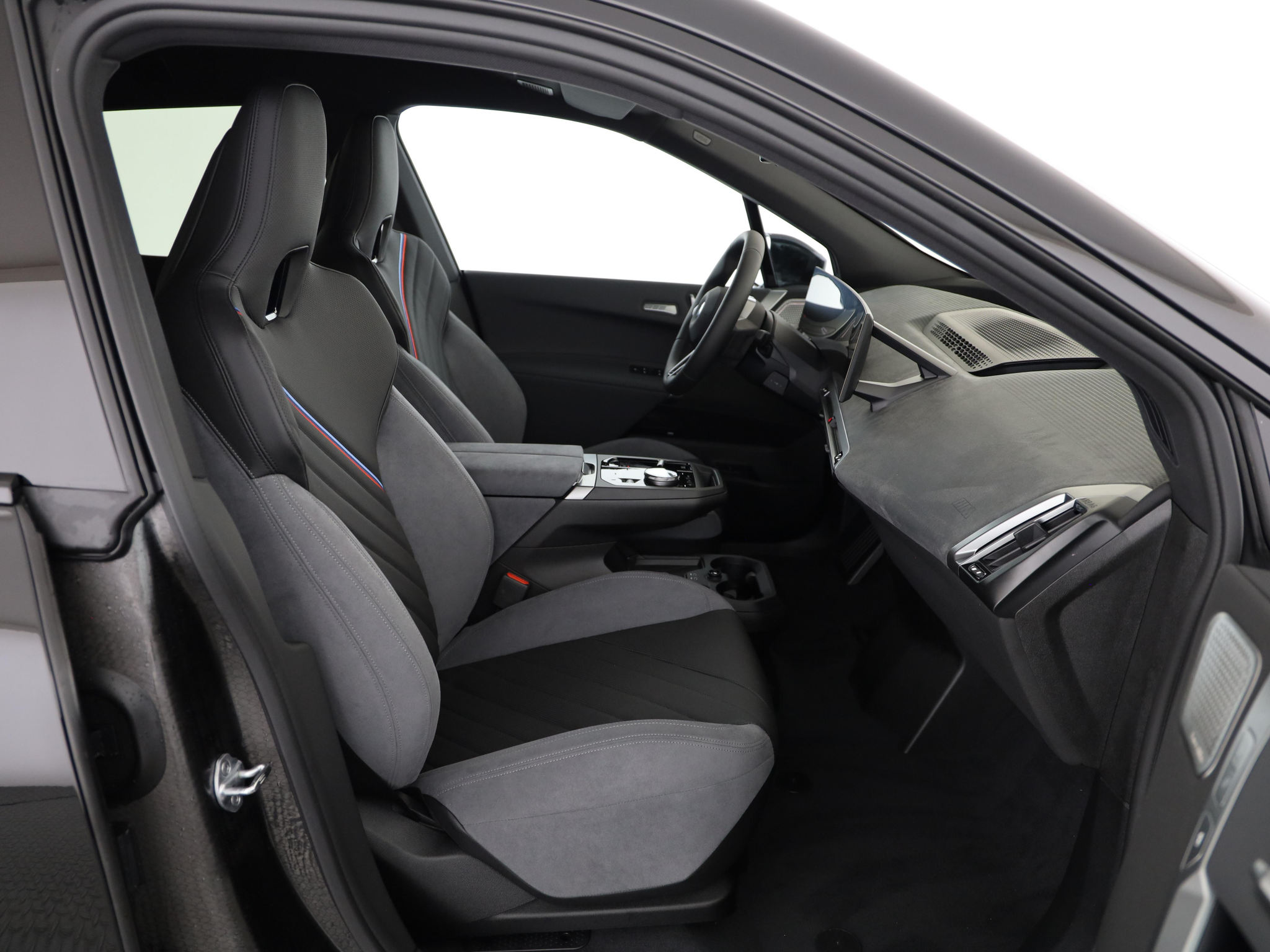 listing desktop thumbnail image 16