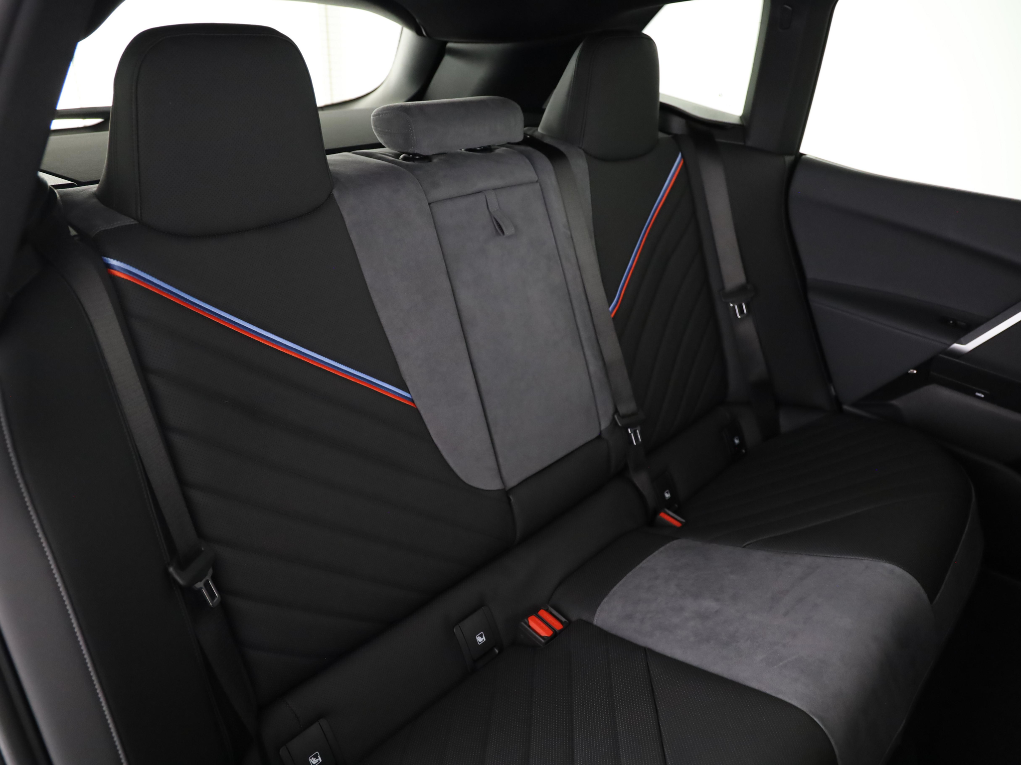 listing desktop thumbnail image 17