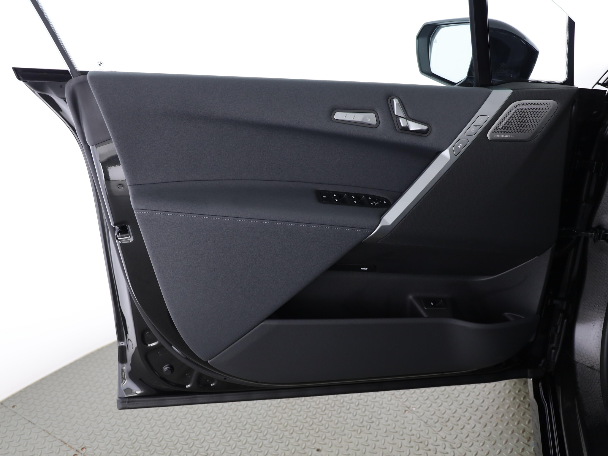 listing desktop thumbnail image 10