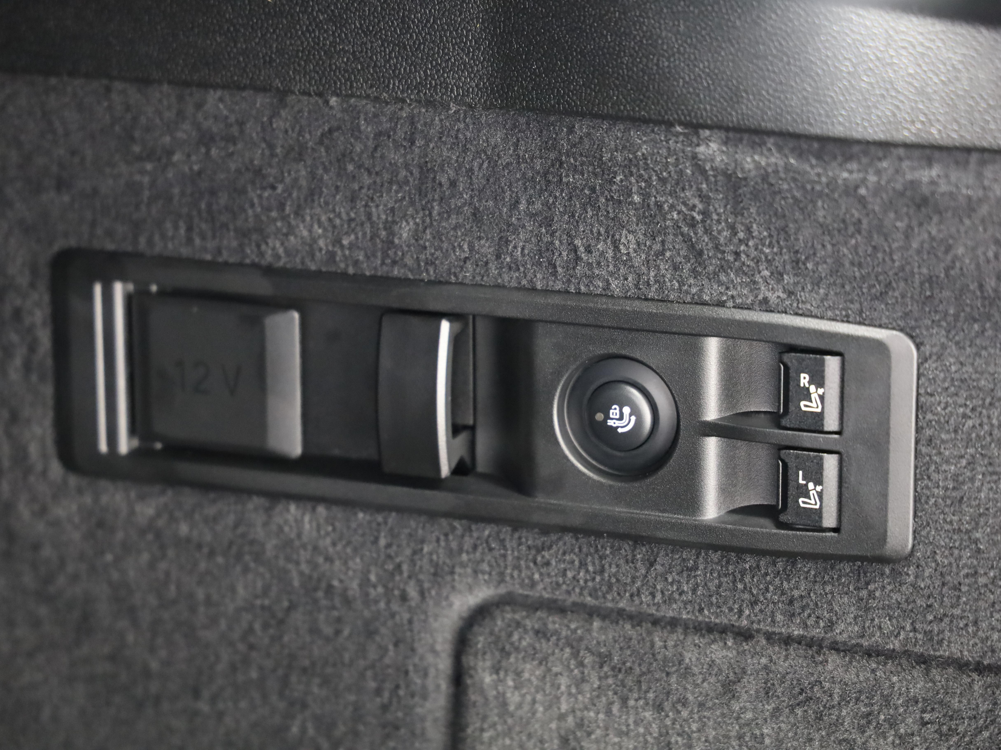 listing desktop thumbnail image 8