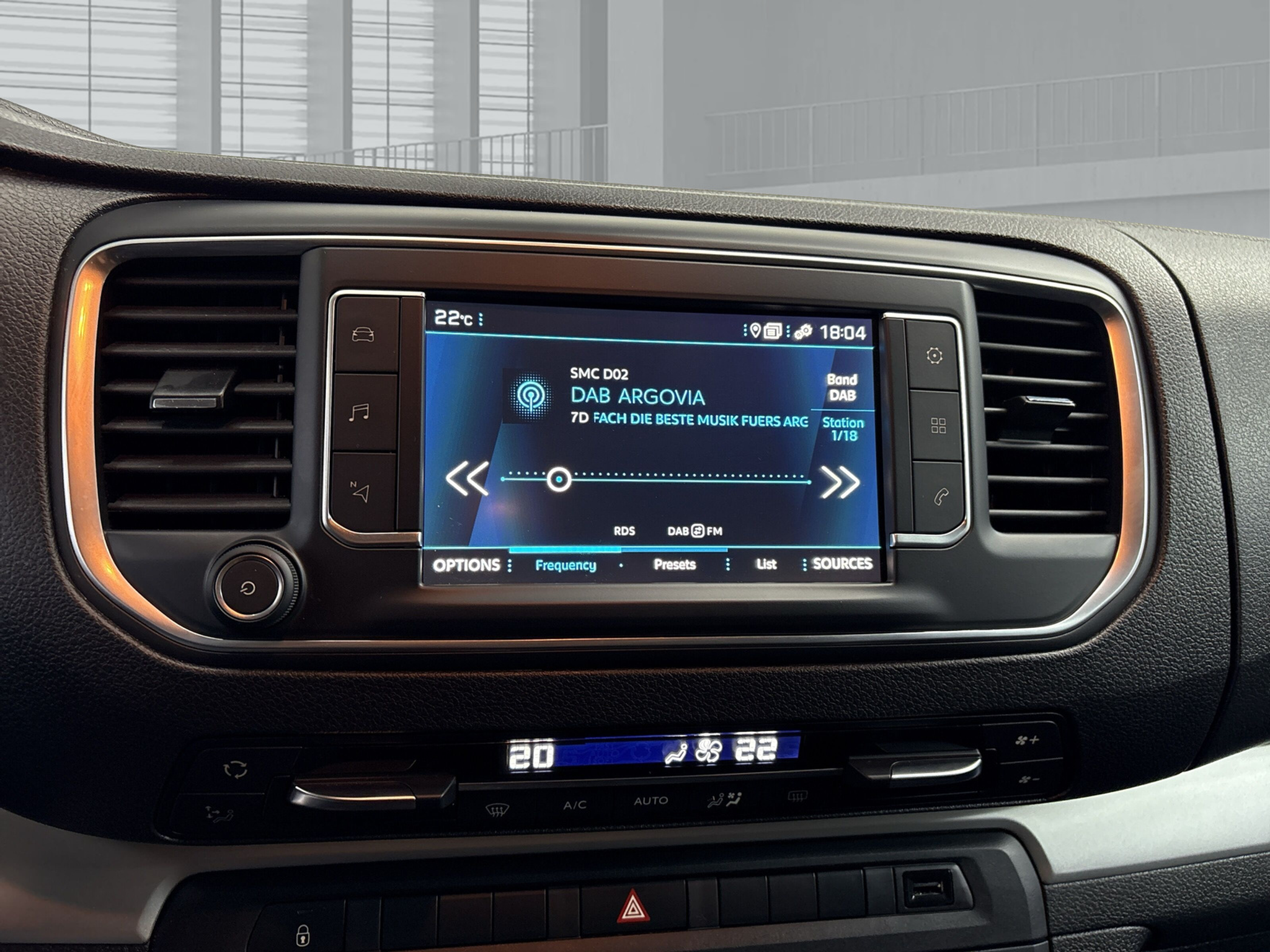 listing desktop thumbnail image 18