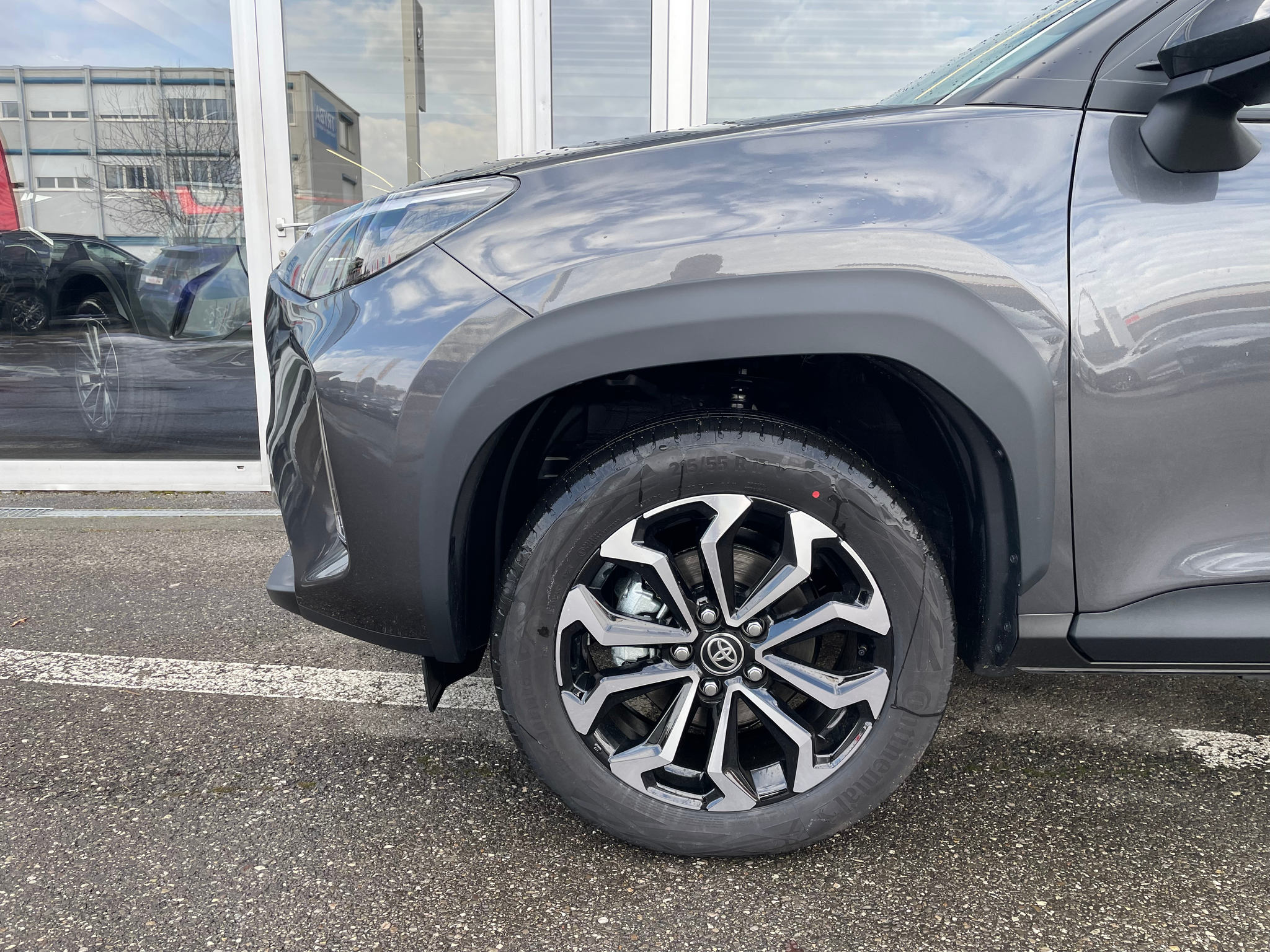 listing desktop thumbnail image 3