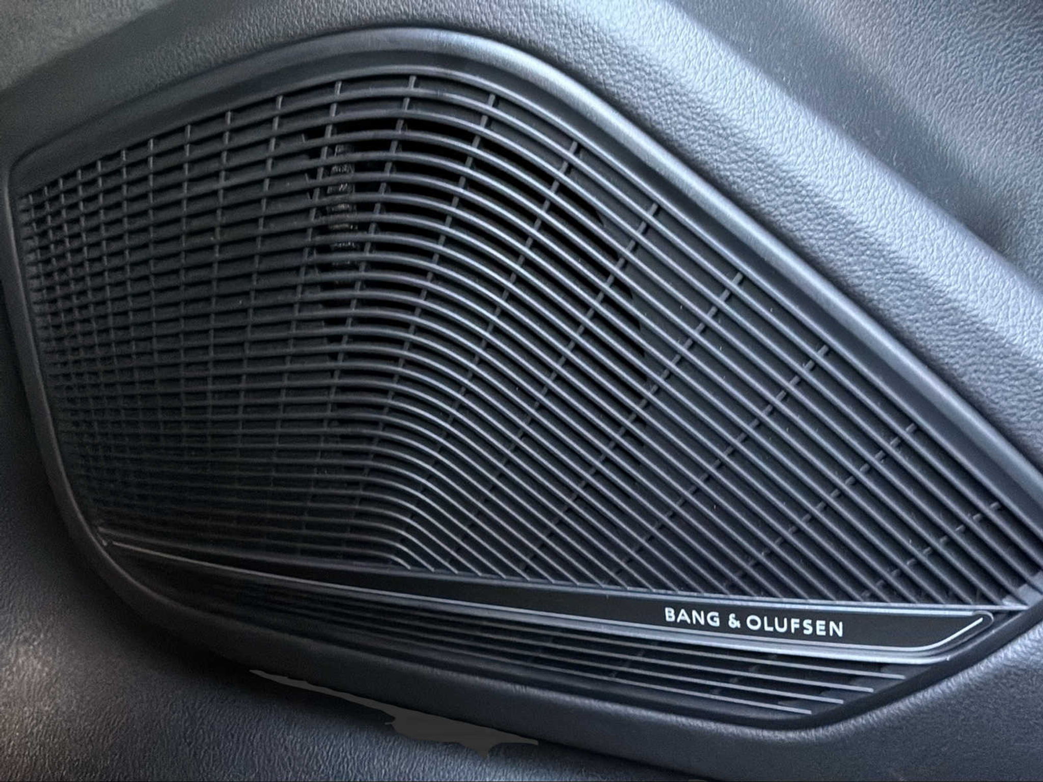 listing desktop thumbnail image 24