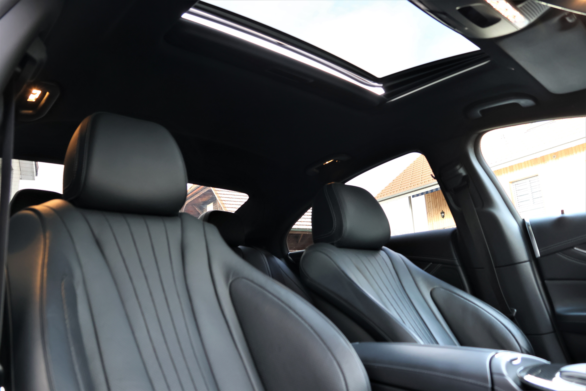 listing desktop thumbnail image 18