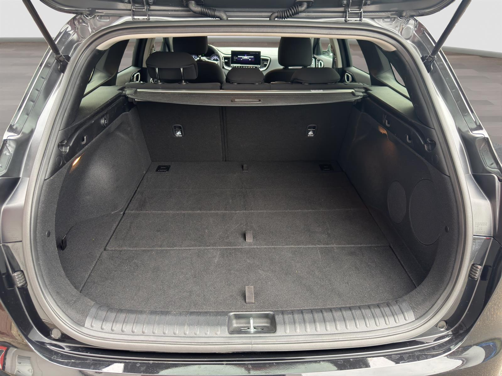 listing desktop thumbnail image 4