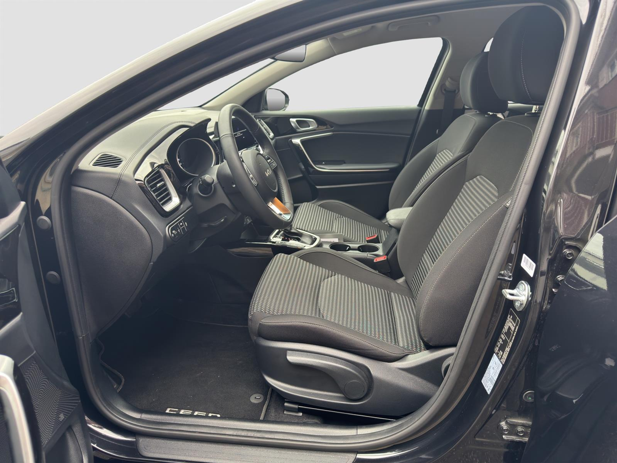 listing desktop thumbnail image 6