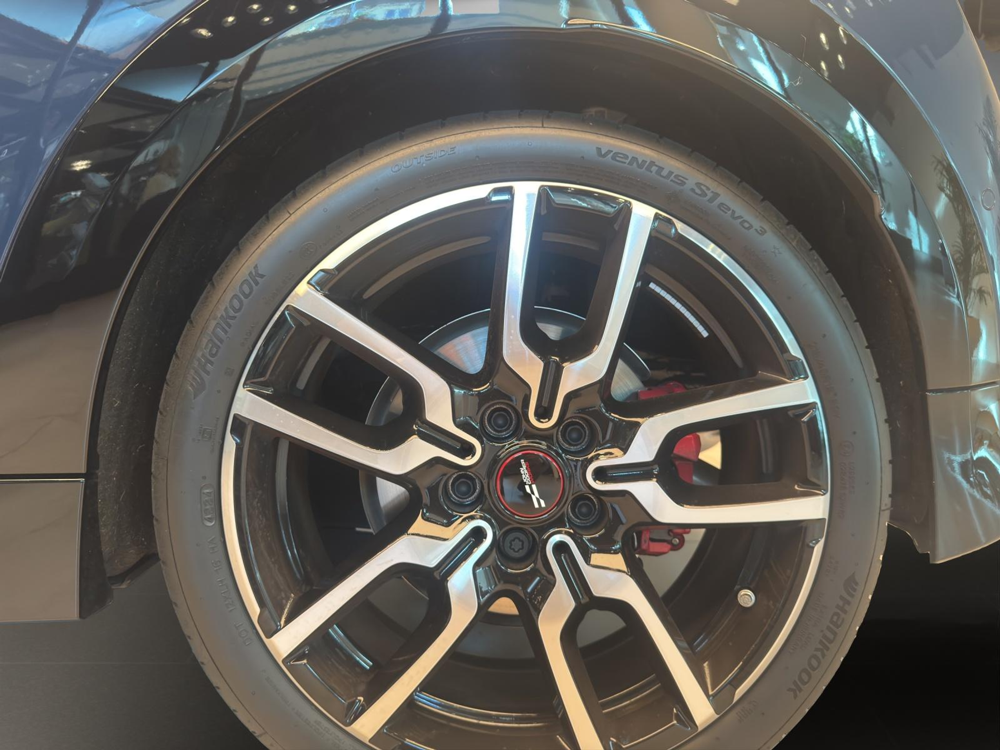 listing desktop thumbnail image 7