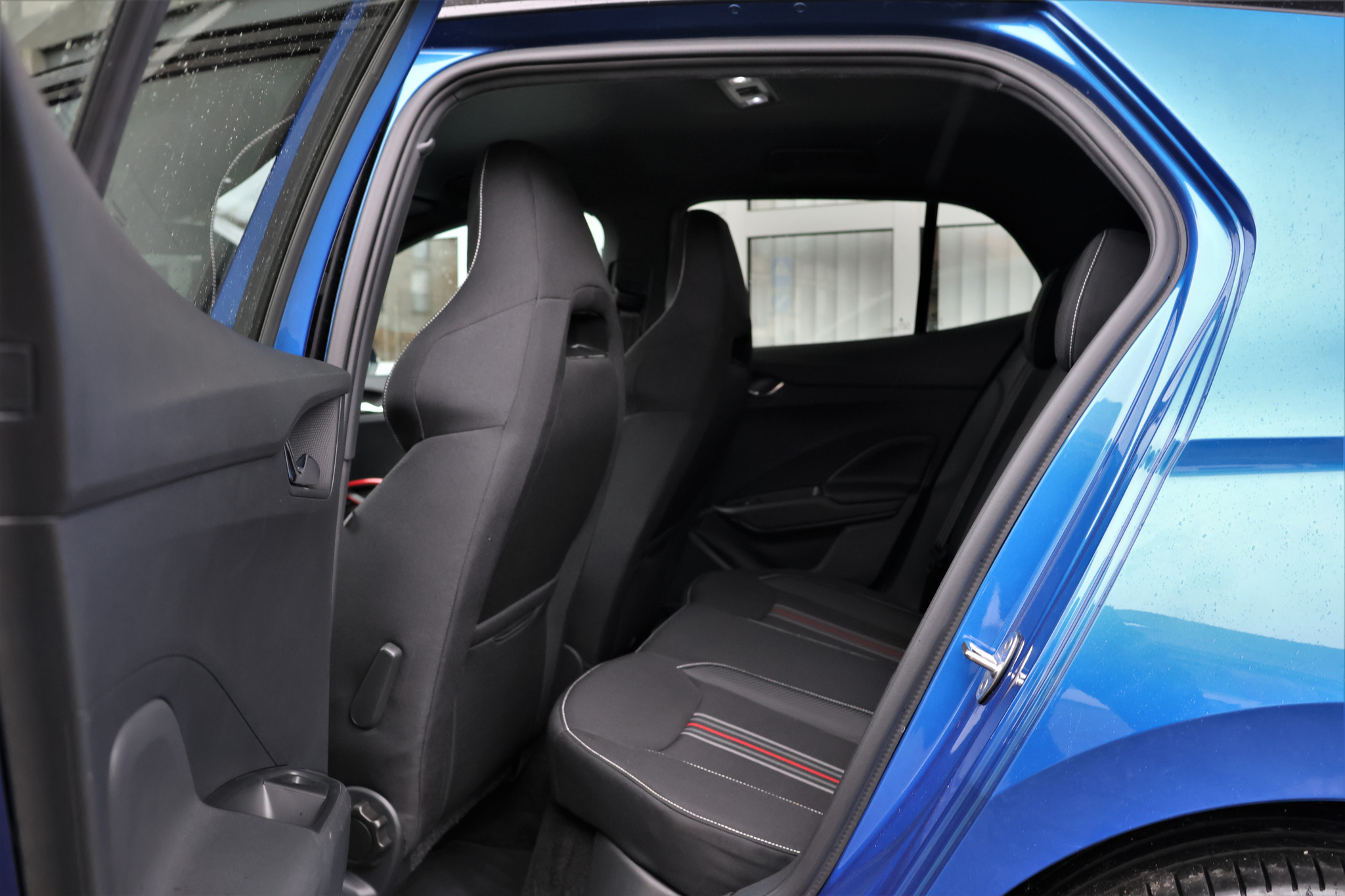 listing desktop thumbnail image 12