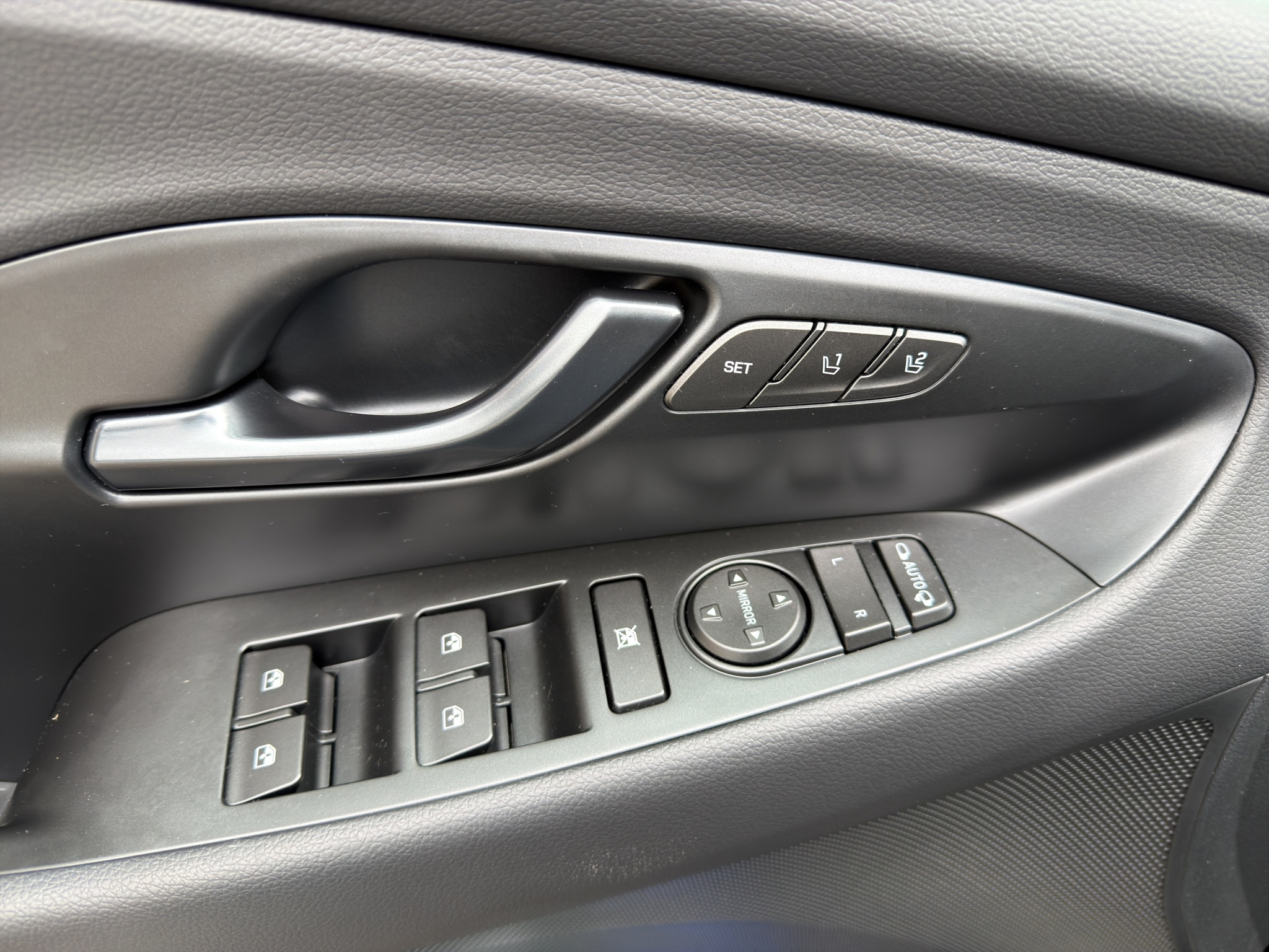 listing desktop thumbnail image 28