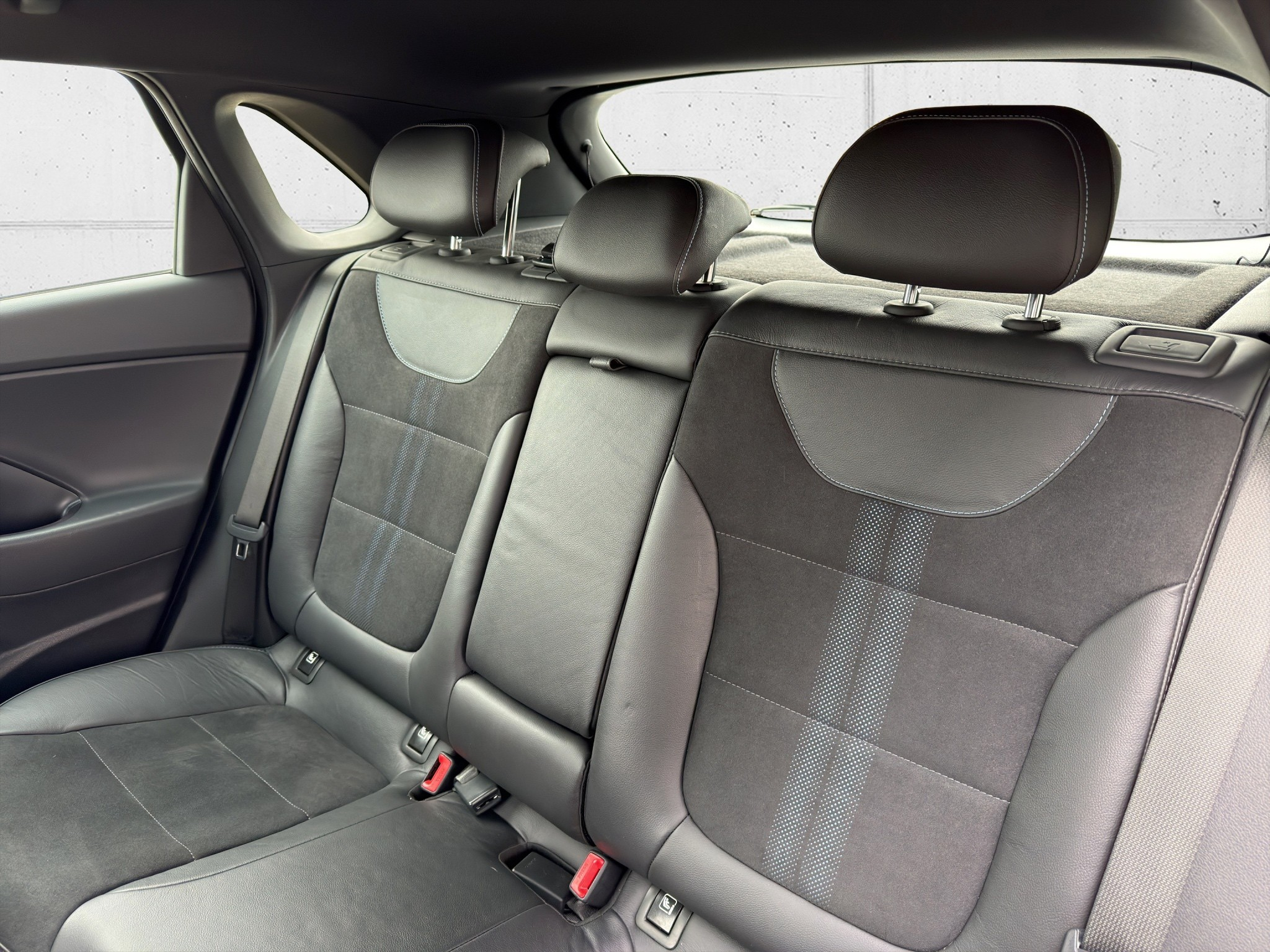 listing desktop thumbnail image 26