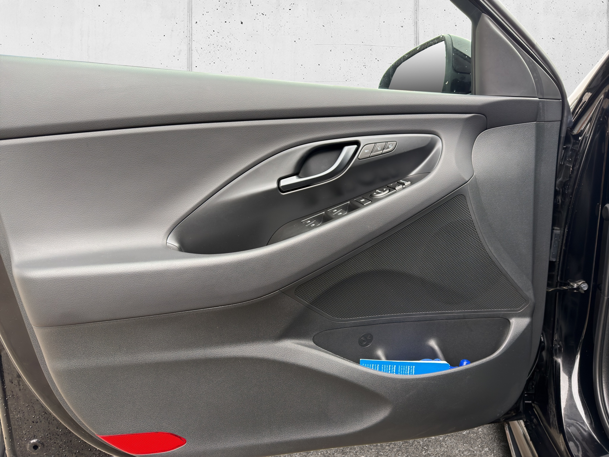 listing desktop thumbnail image 27