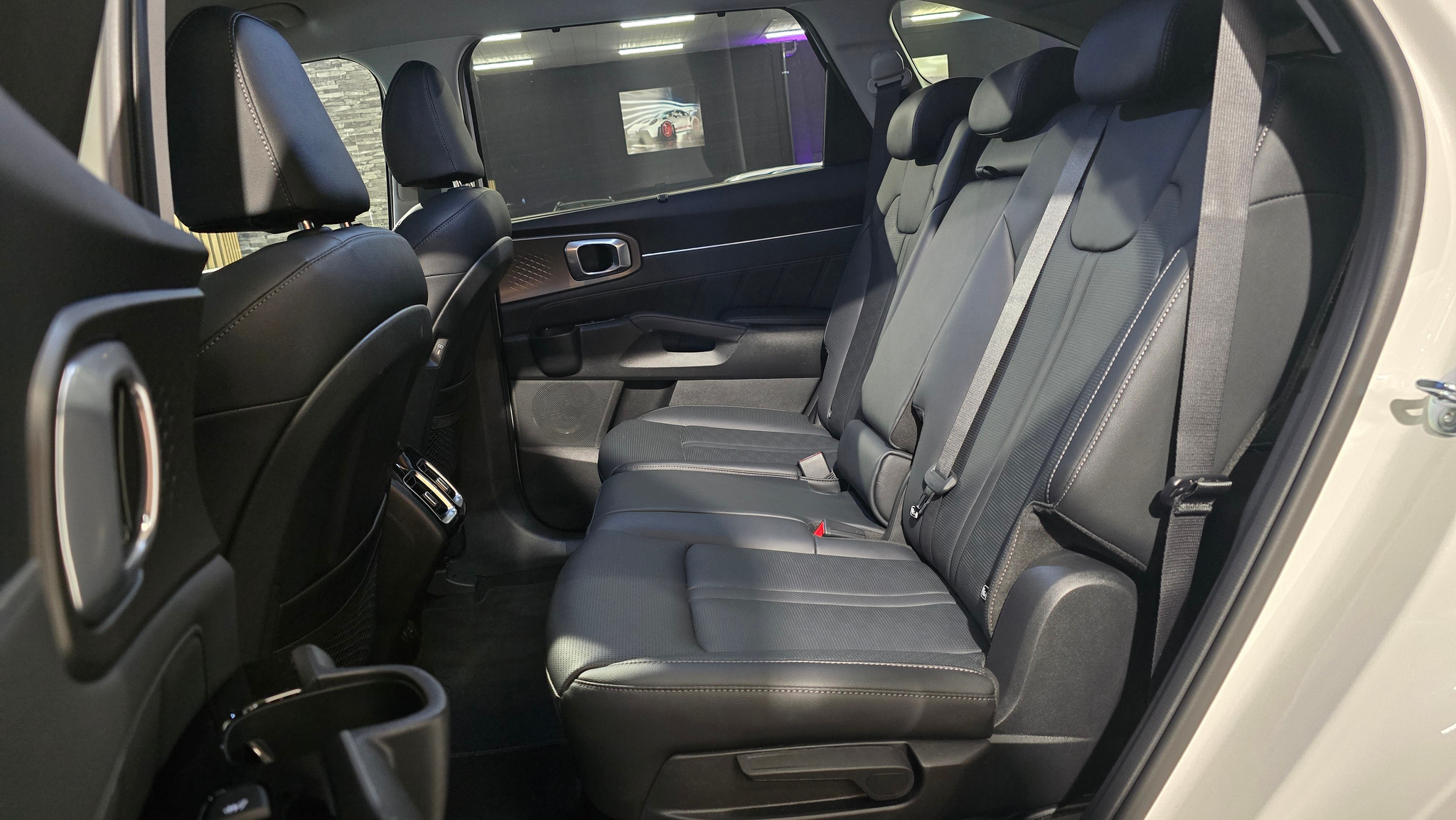 listing desktop thumbnail image 11