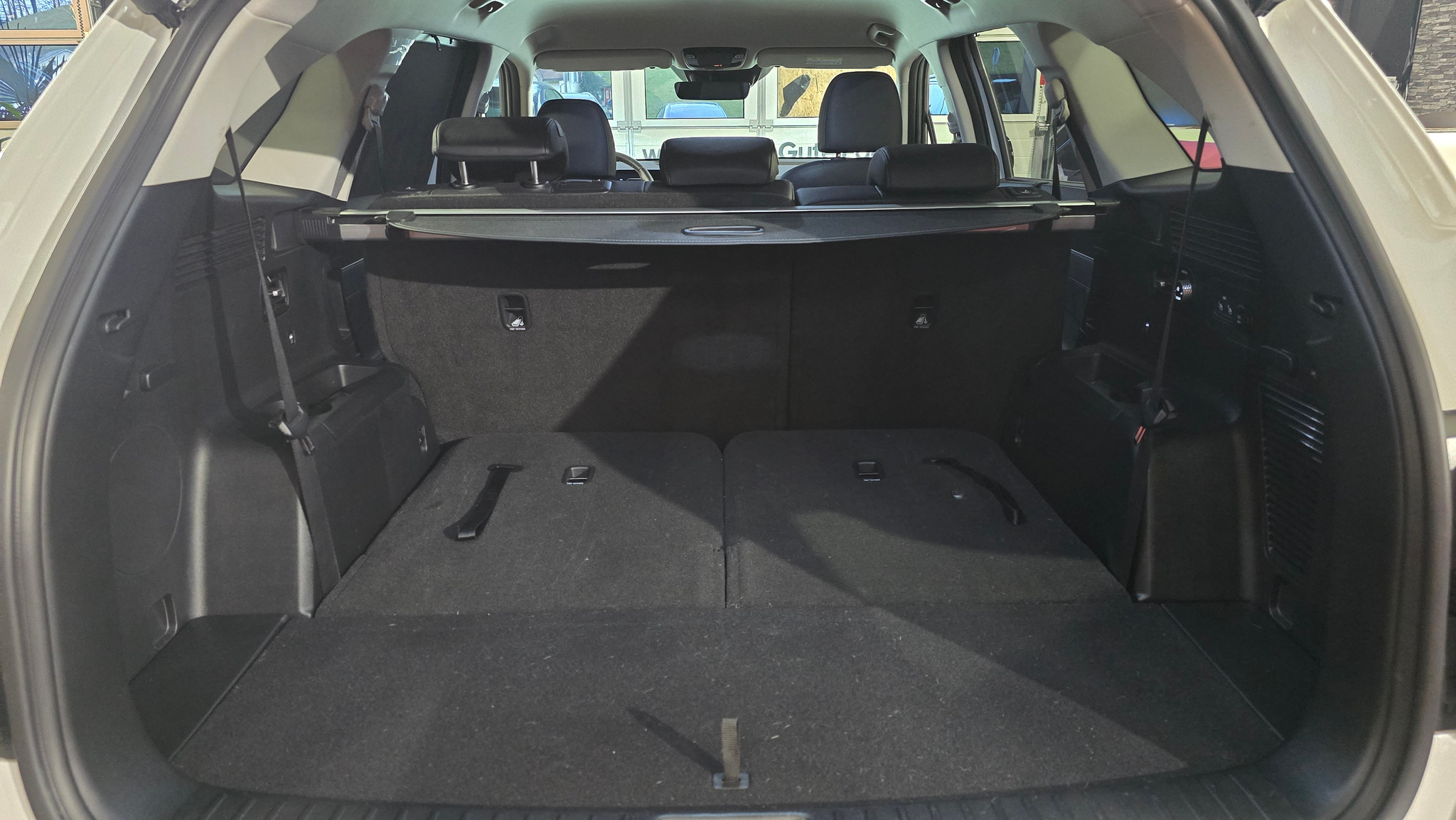 listing desktop thumbnail image 25