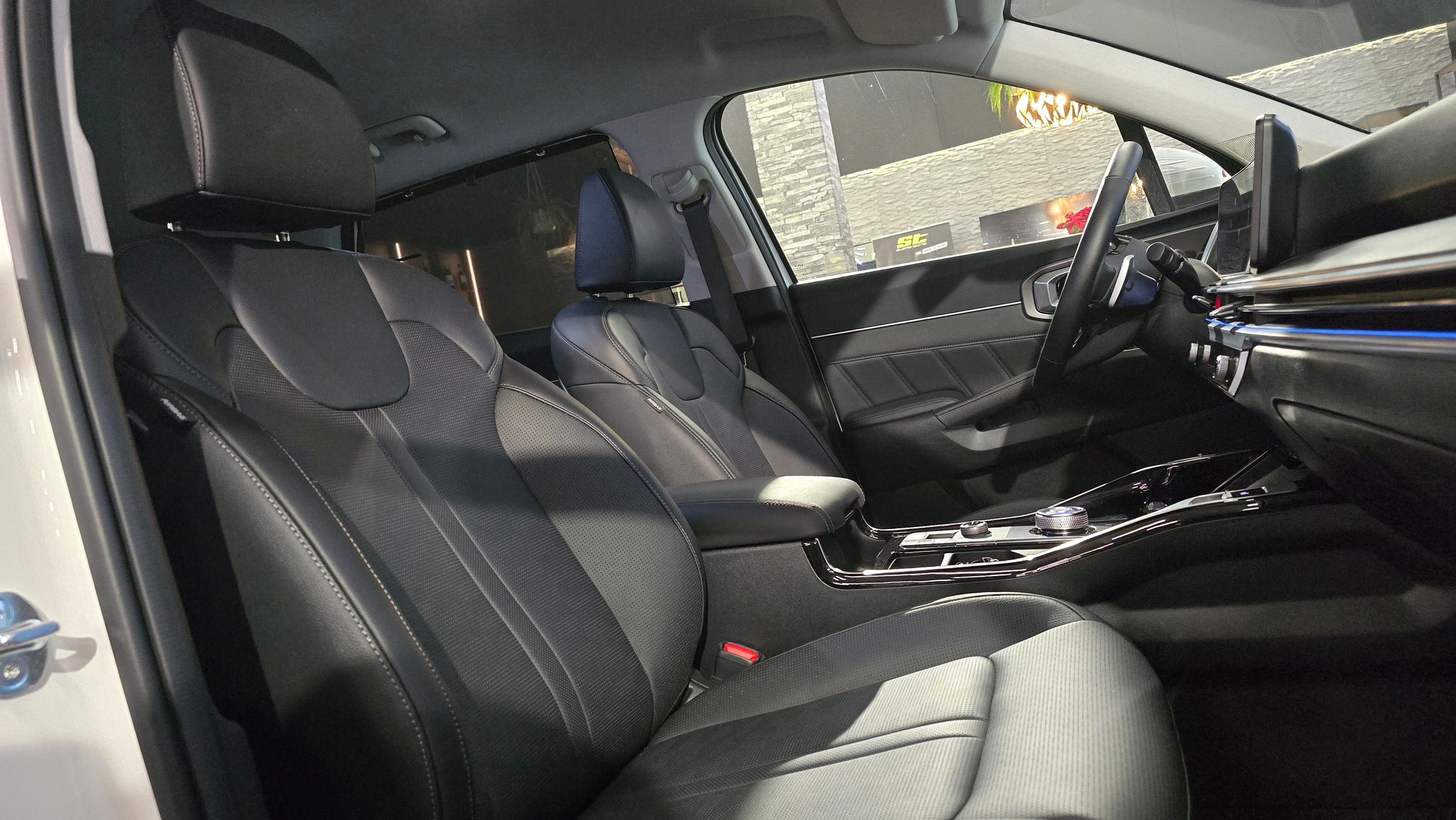 listing desktop thumbnail image 18