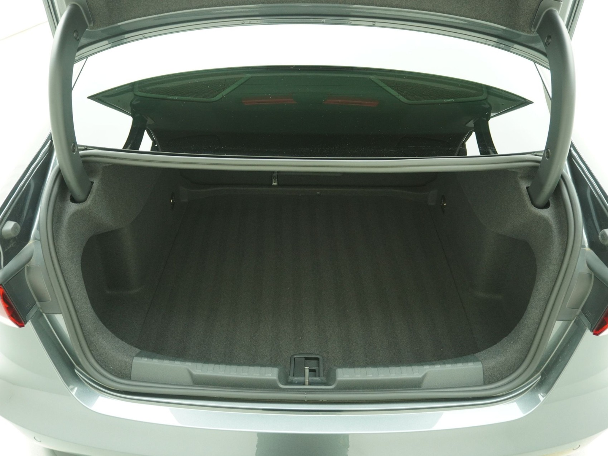 listing desktop thumbnail image 10