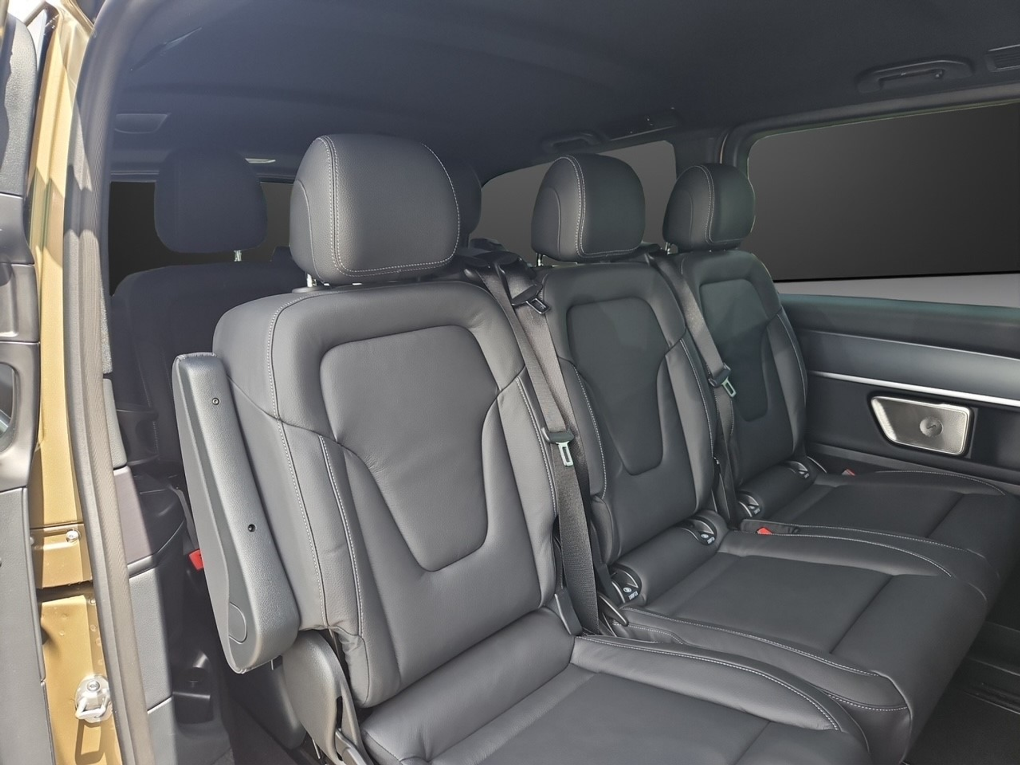 listing desktop thumbnail image 7