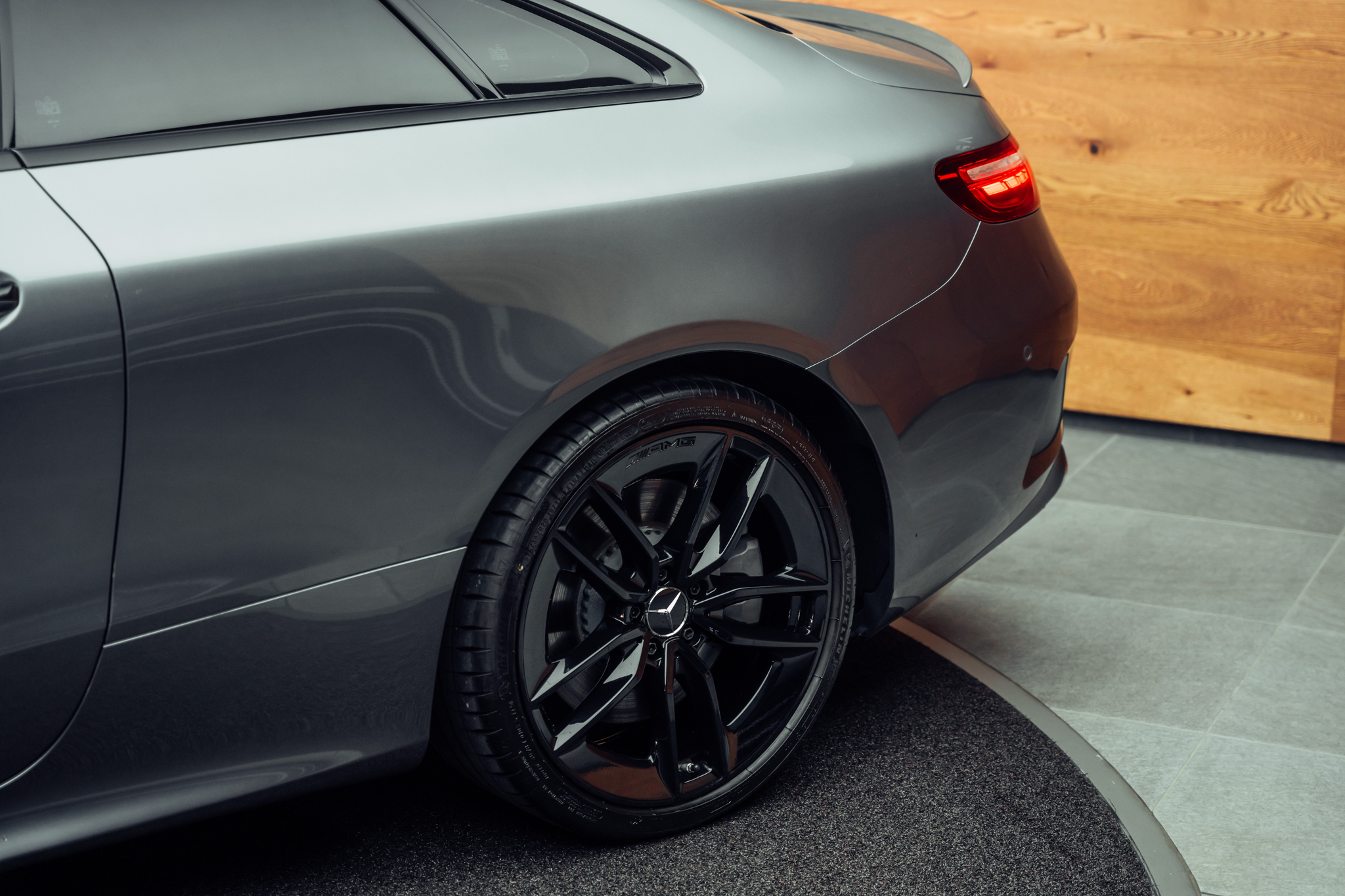 listing desktop thumbnail image 18