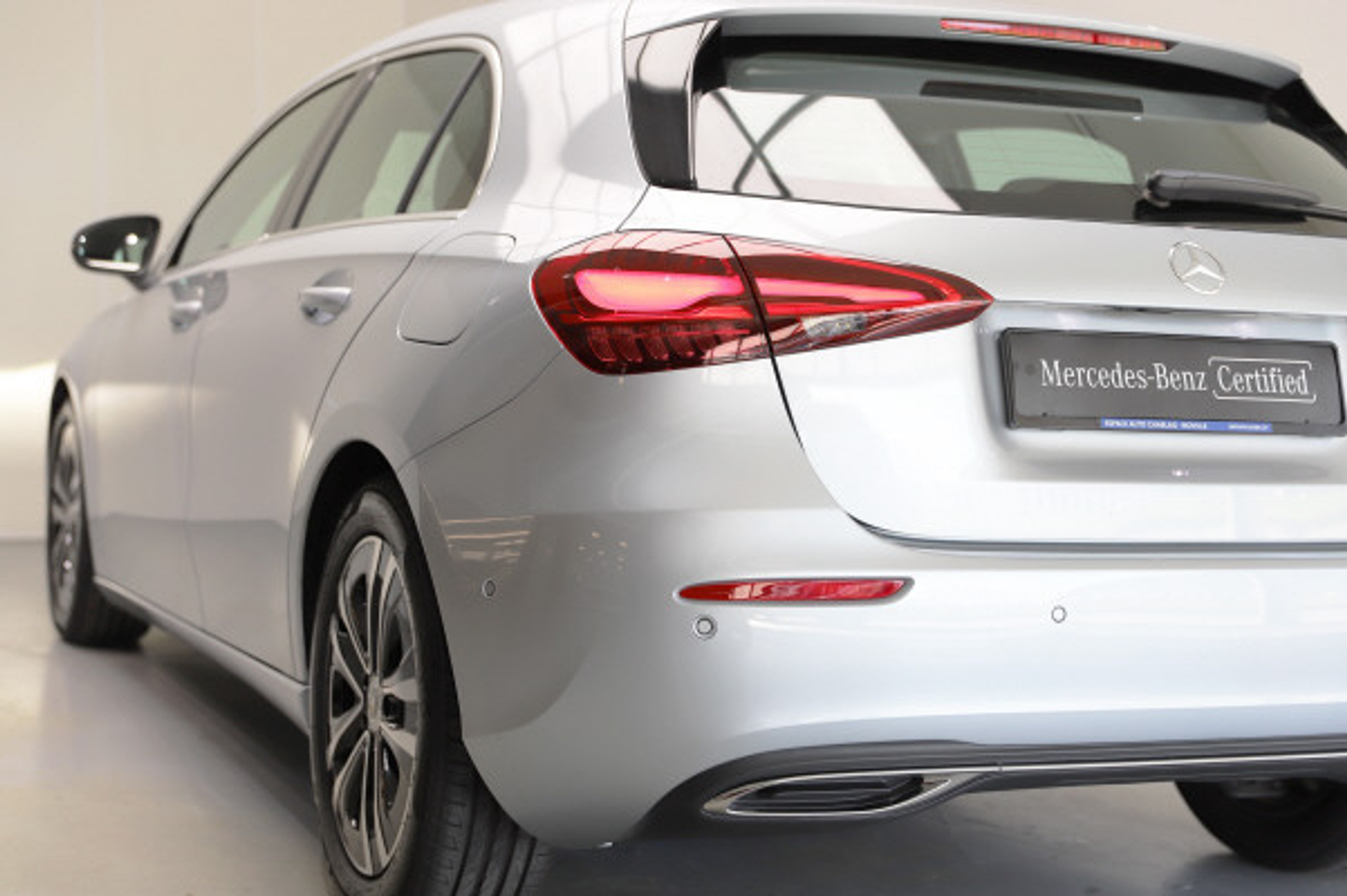 listing desktop thumbnail image 3