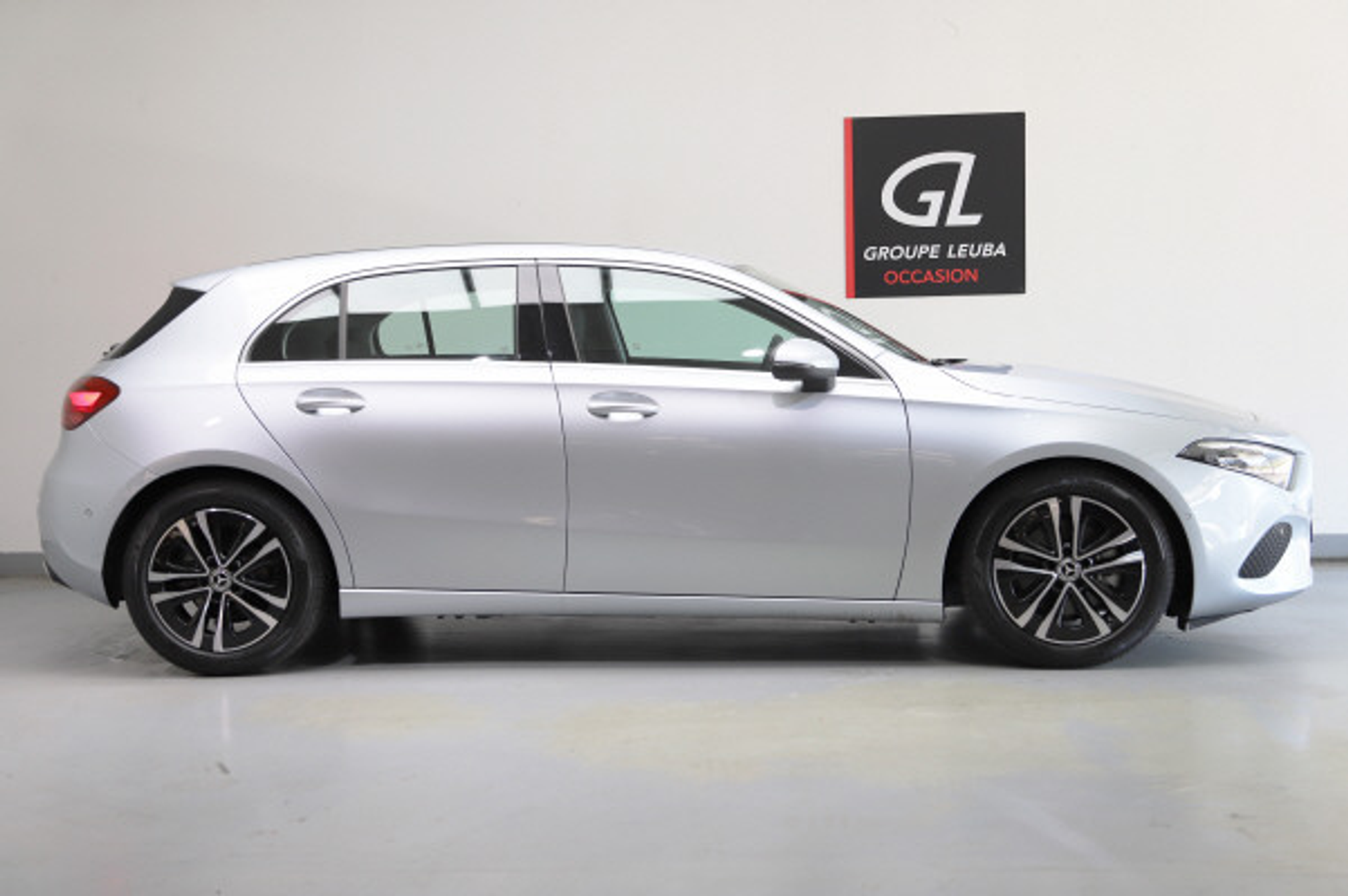 listing desktop thumbnail image 6