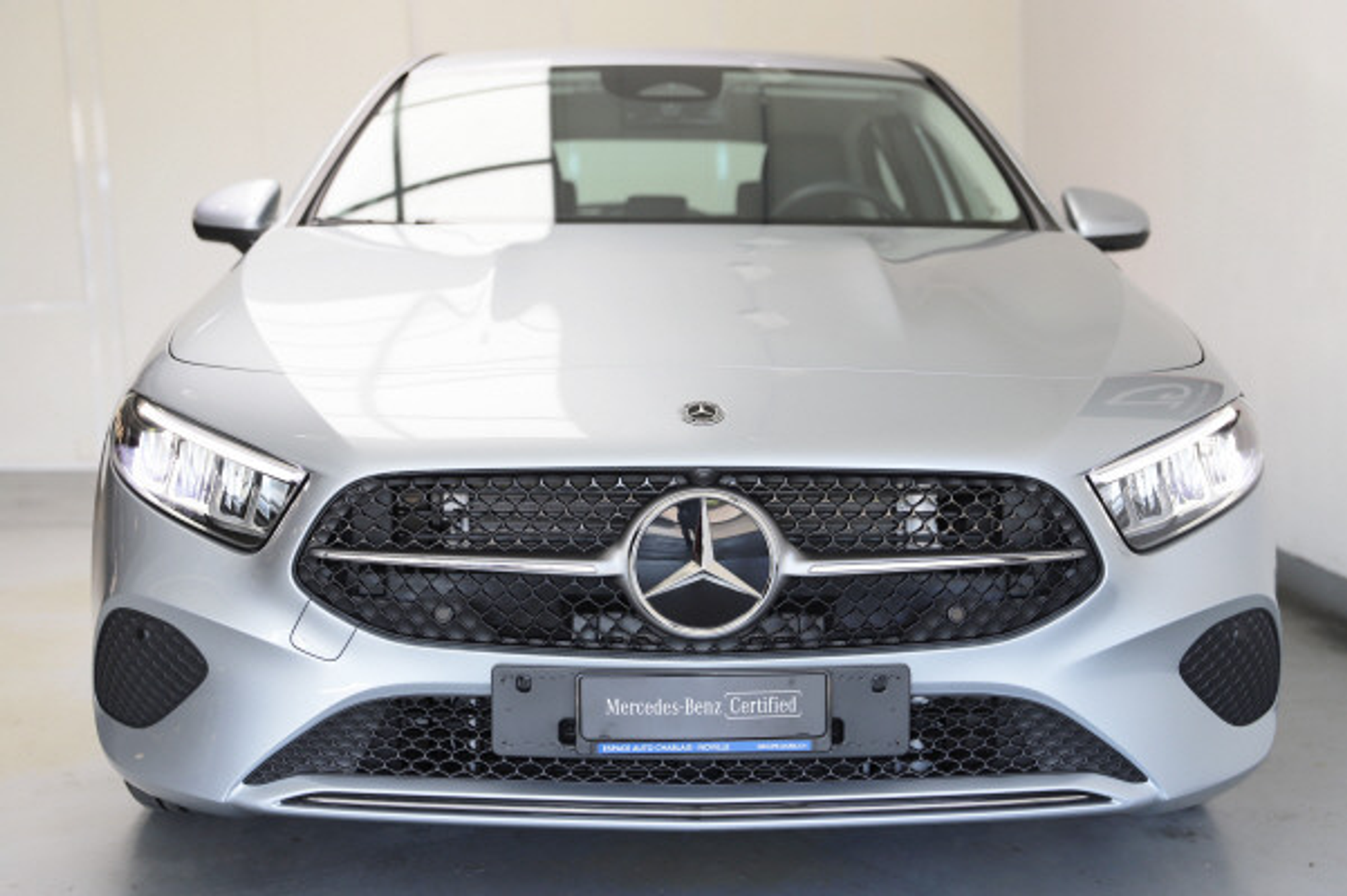 listing desktop thumbnail image 4