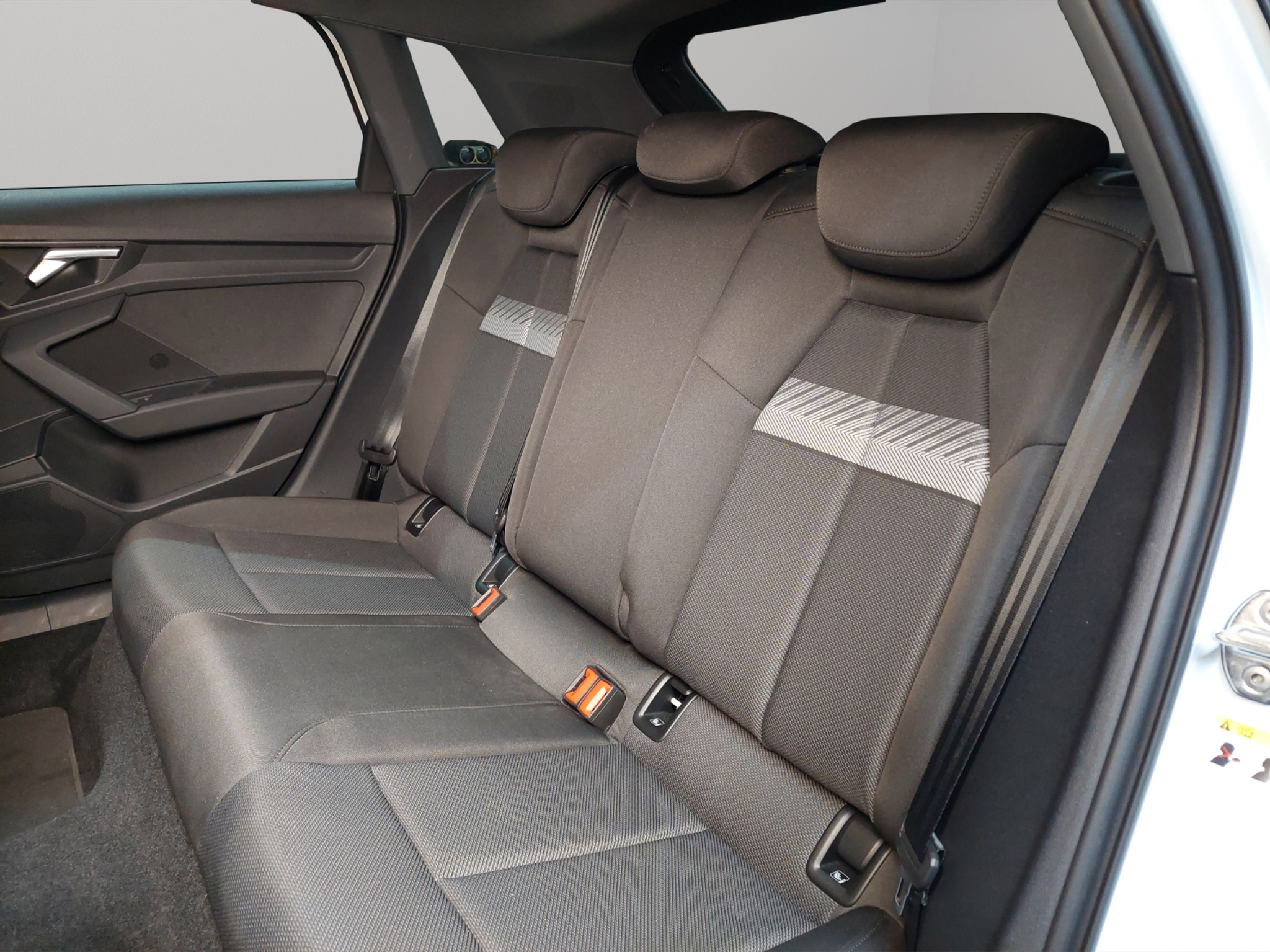 listing desktop thumbnail image 7