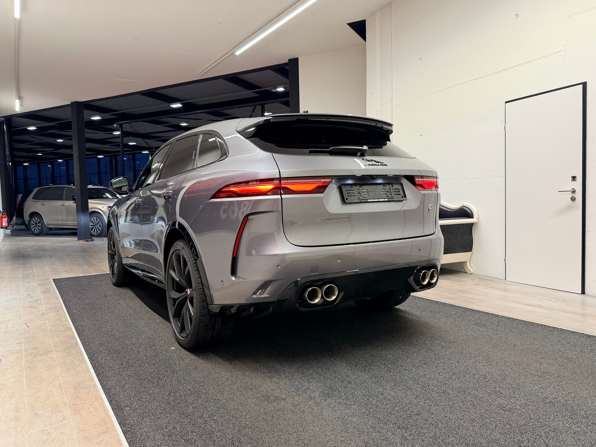 listing desktop thumbnail image 7