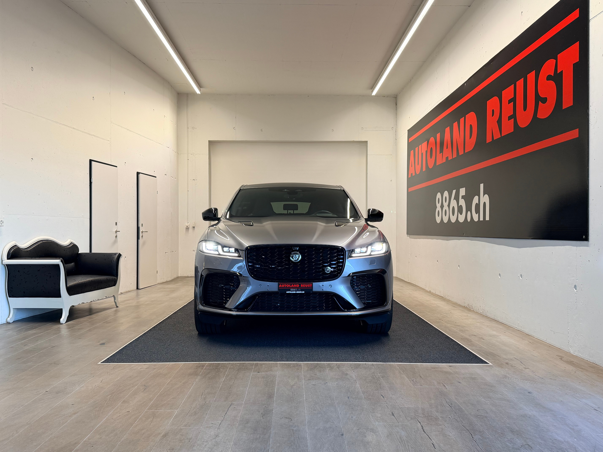 listing desktop thumbnail image 1