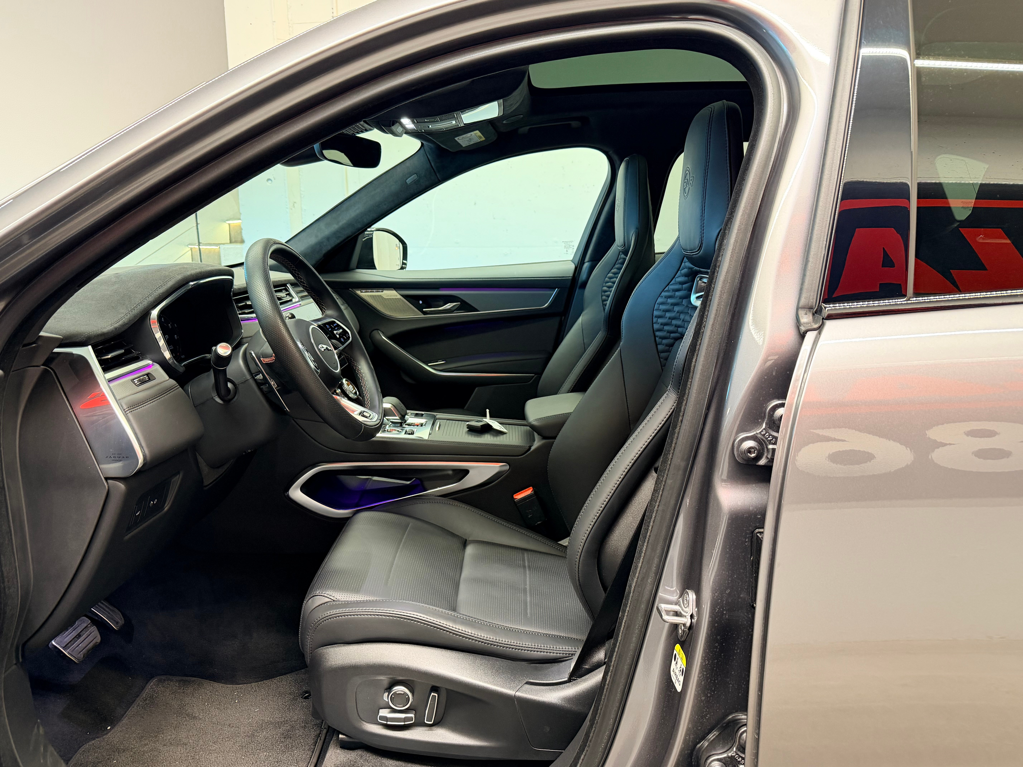 listing desktop thumbnail image 12