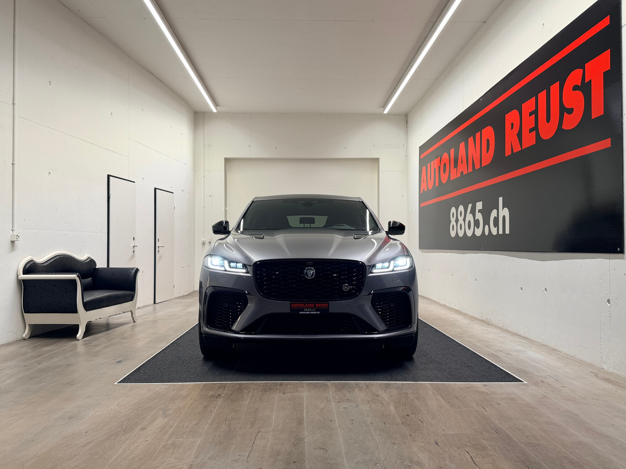 listing desktop thumbnail image 1