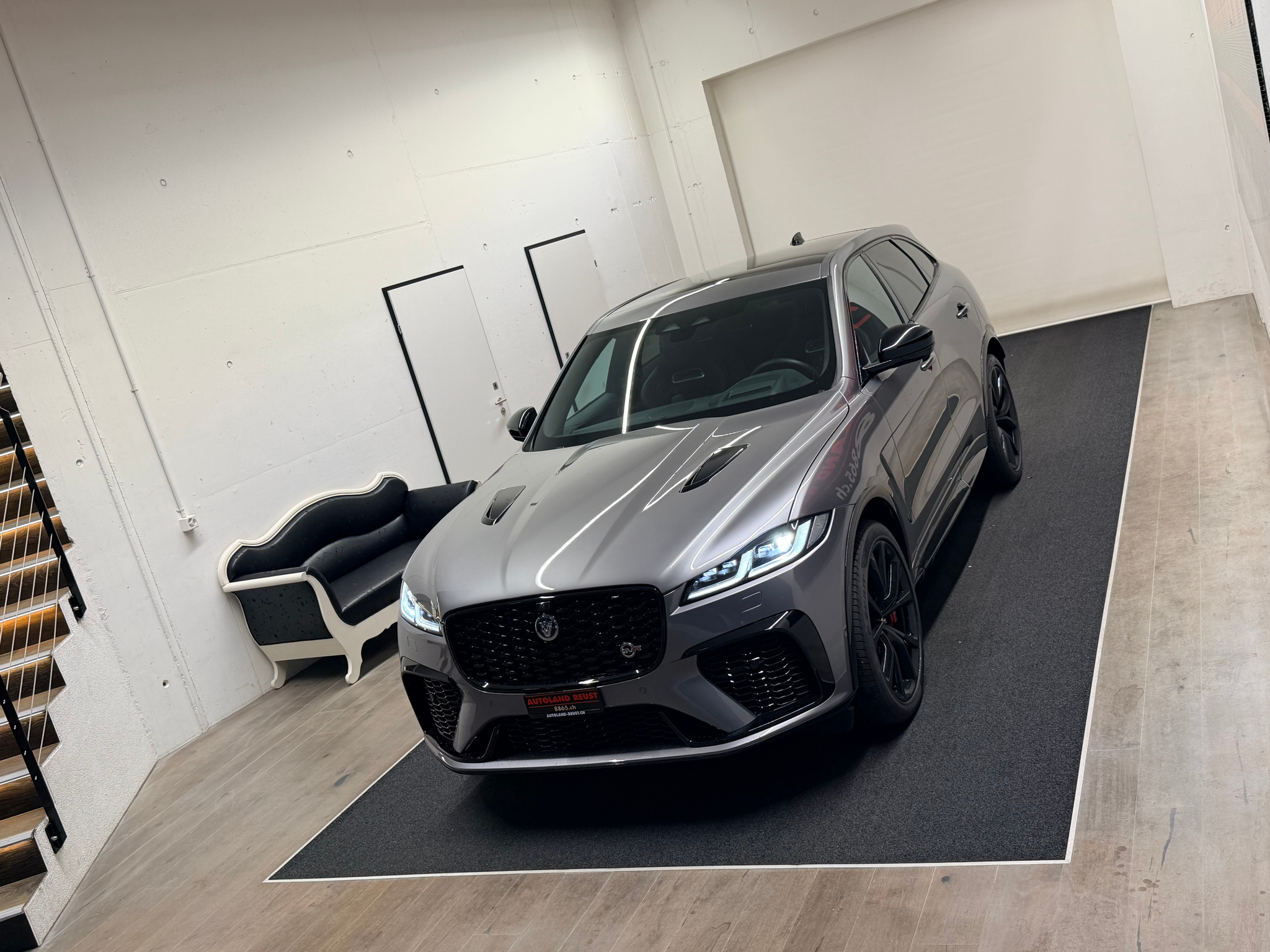 listing desktop thumbnail image 3