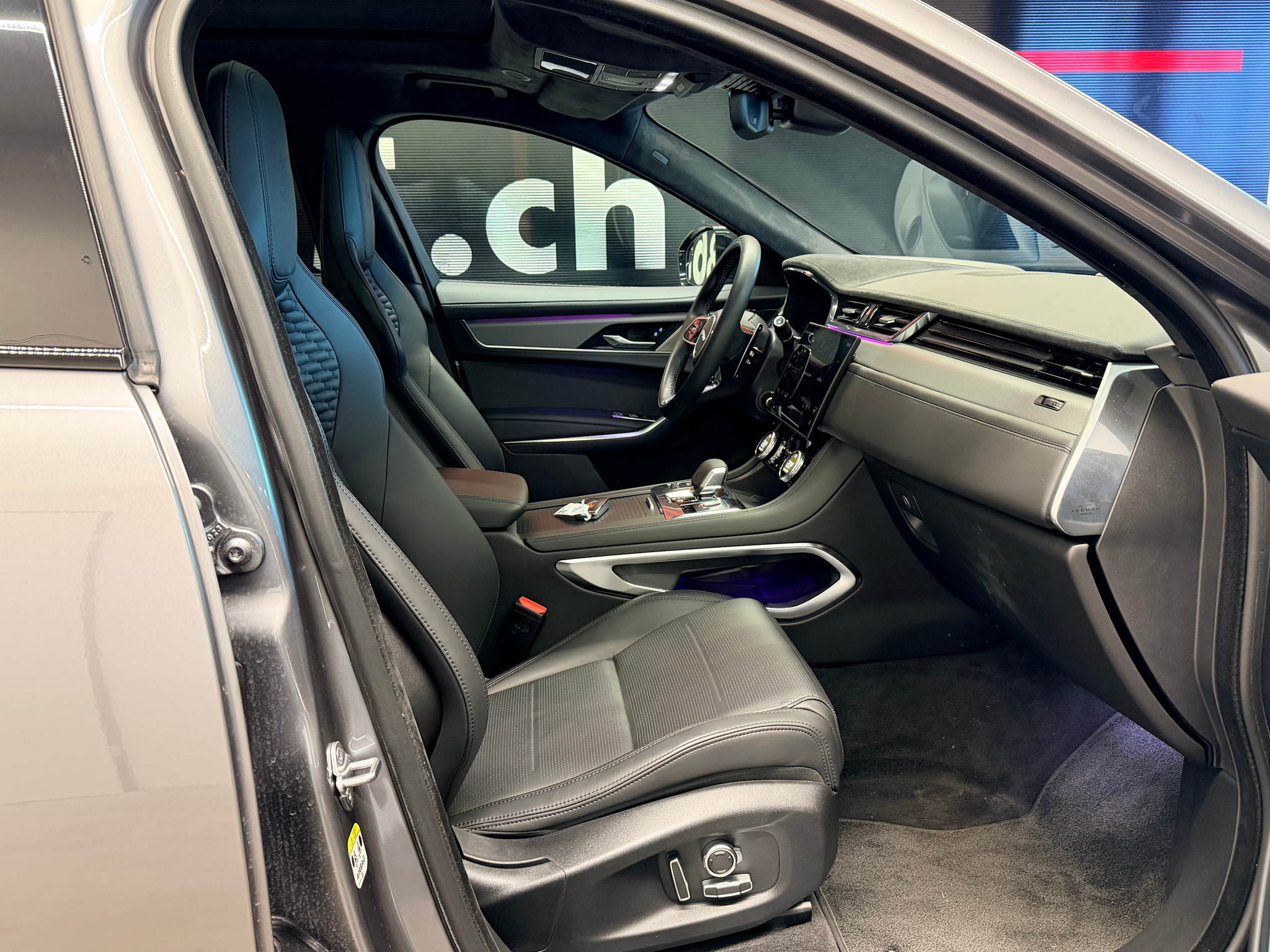 listing desktop thumbnail image 21