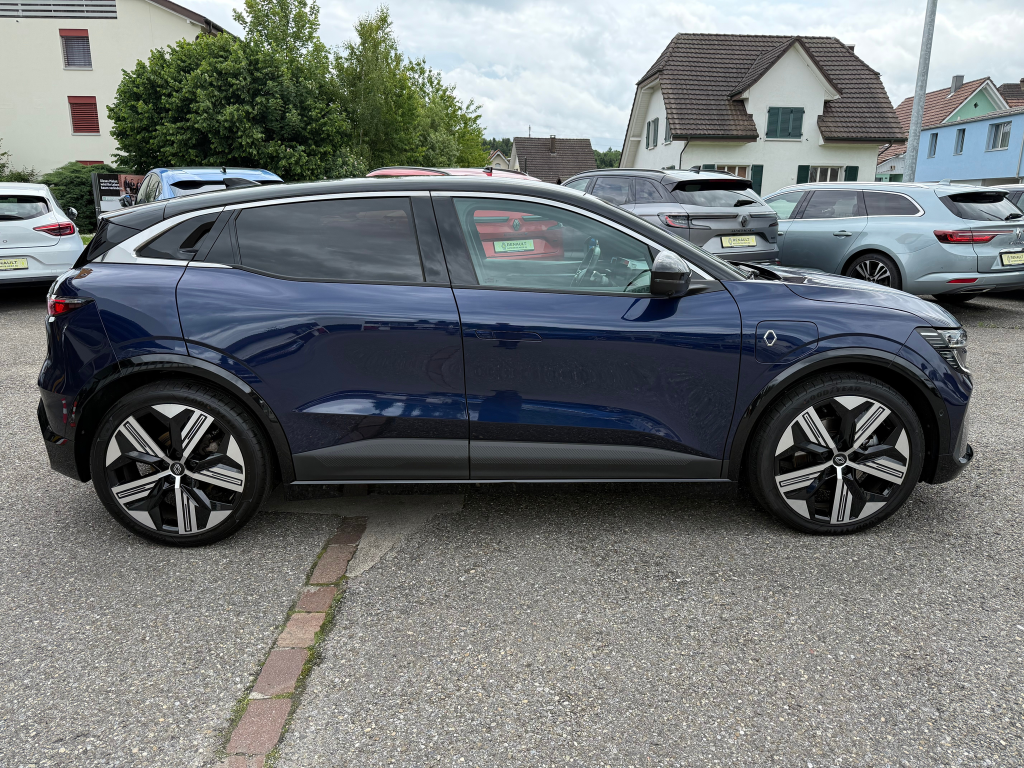 listing desktop thumbnail image 6