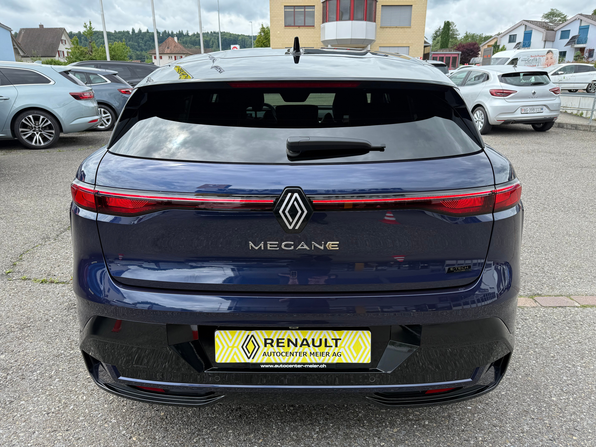 listing desktop thumbnail image 4