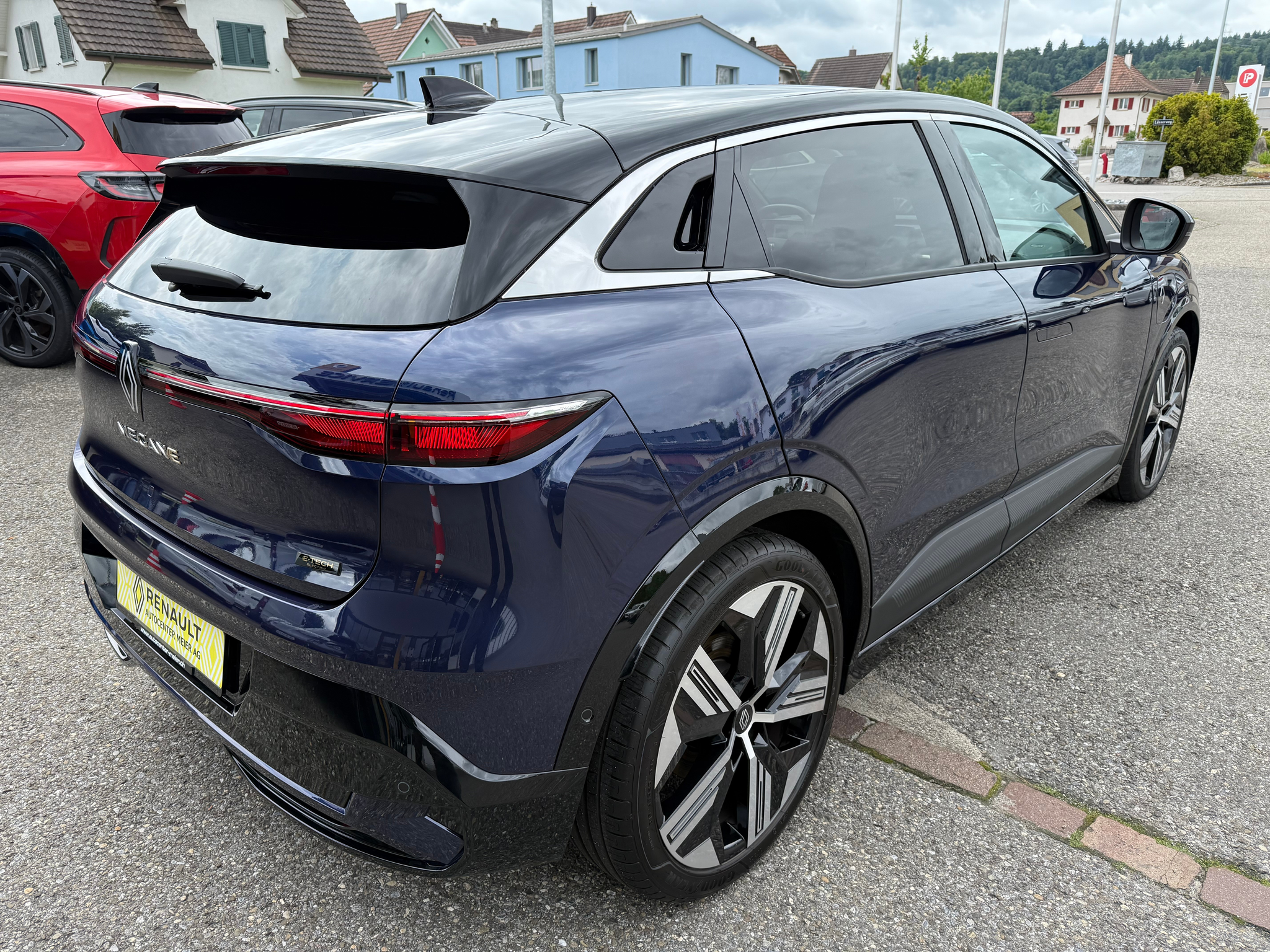 listing desktop thumbnail image 5