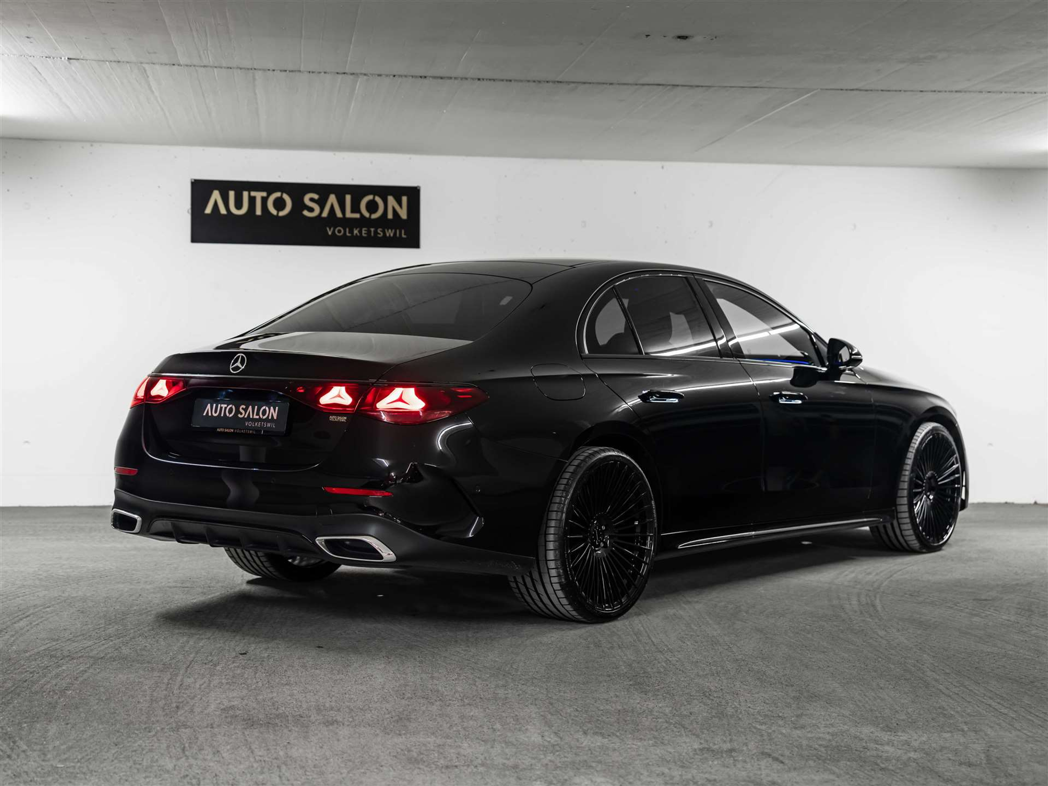 listing desktop thumbnail image 4