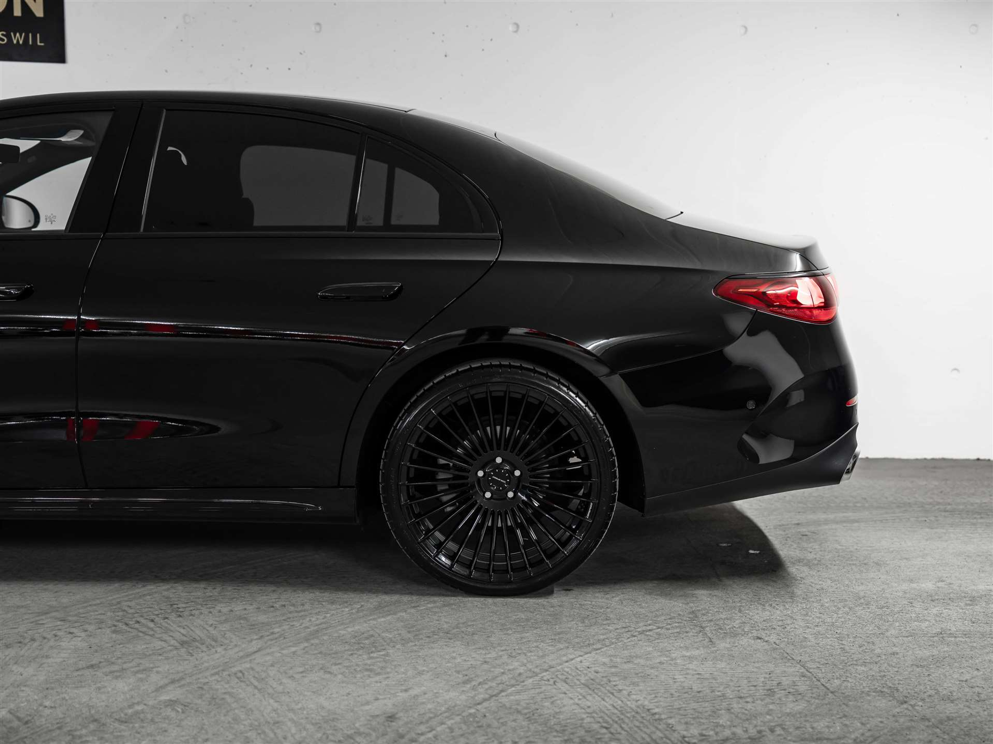 listing desktop thumbnail image 18