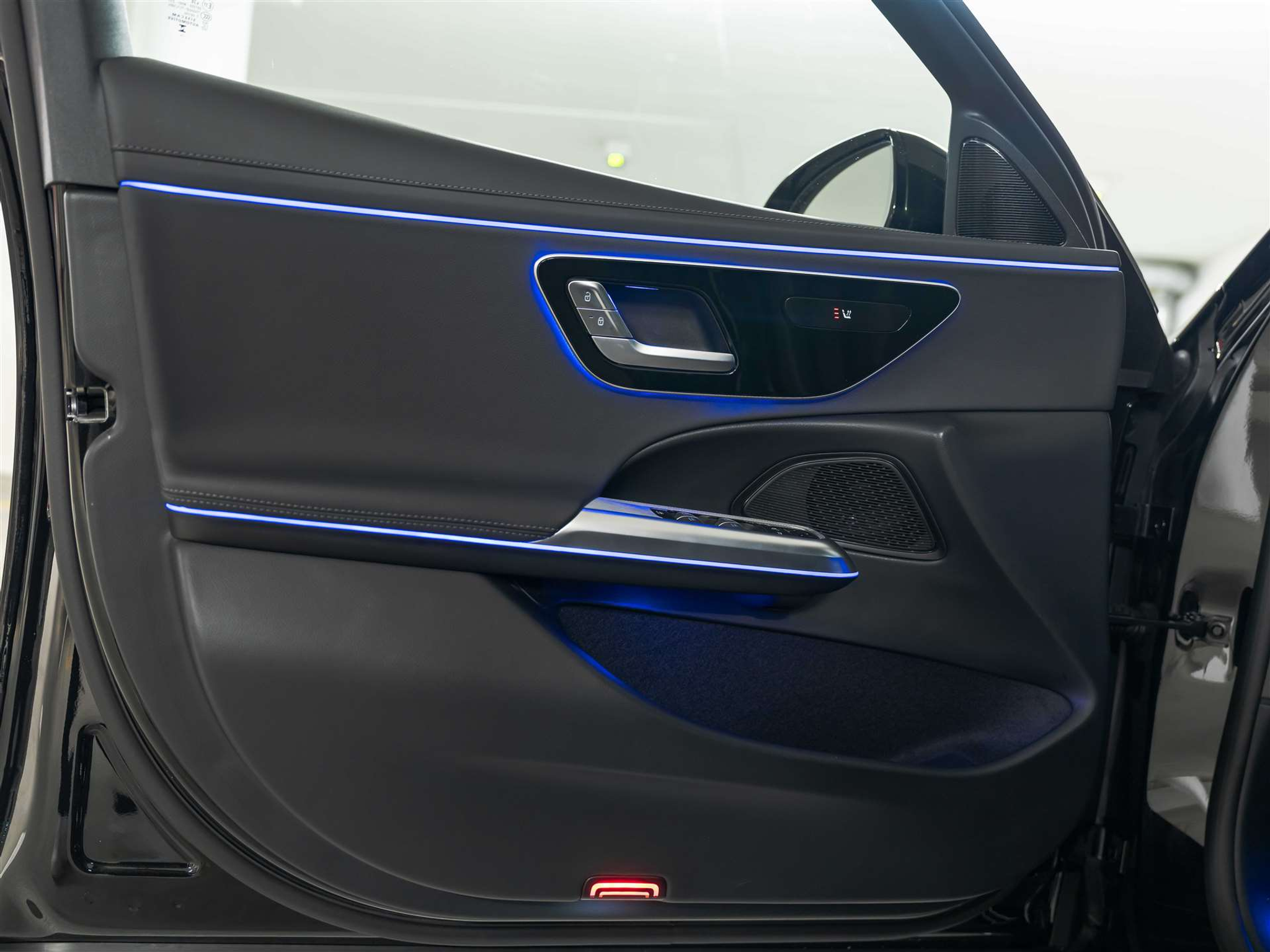 listing desktop thumbnail image 22