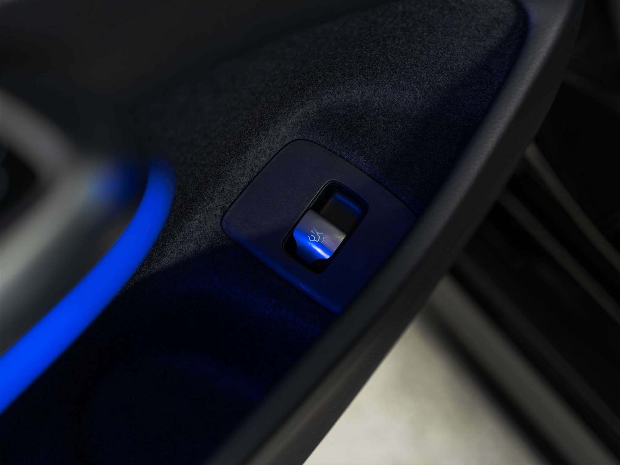 listing desktop thumbnail image 24