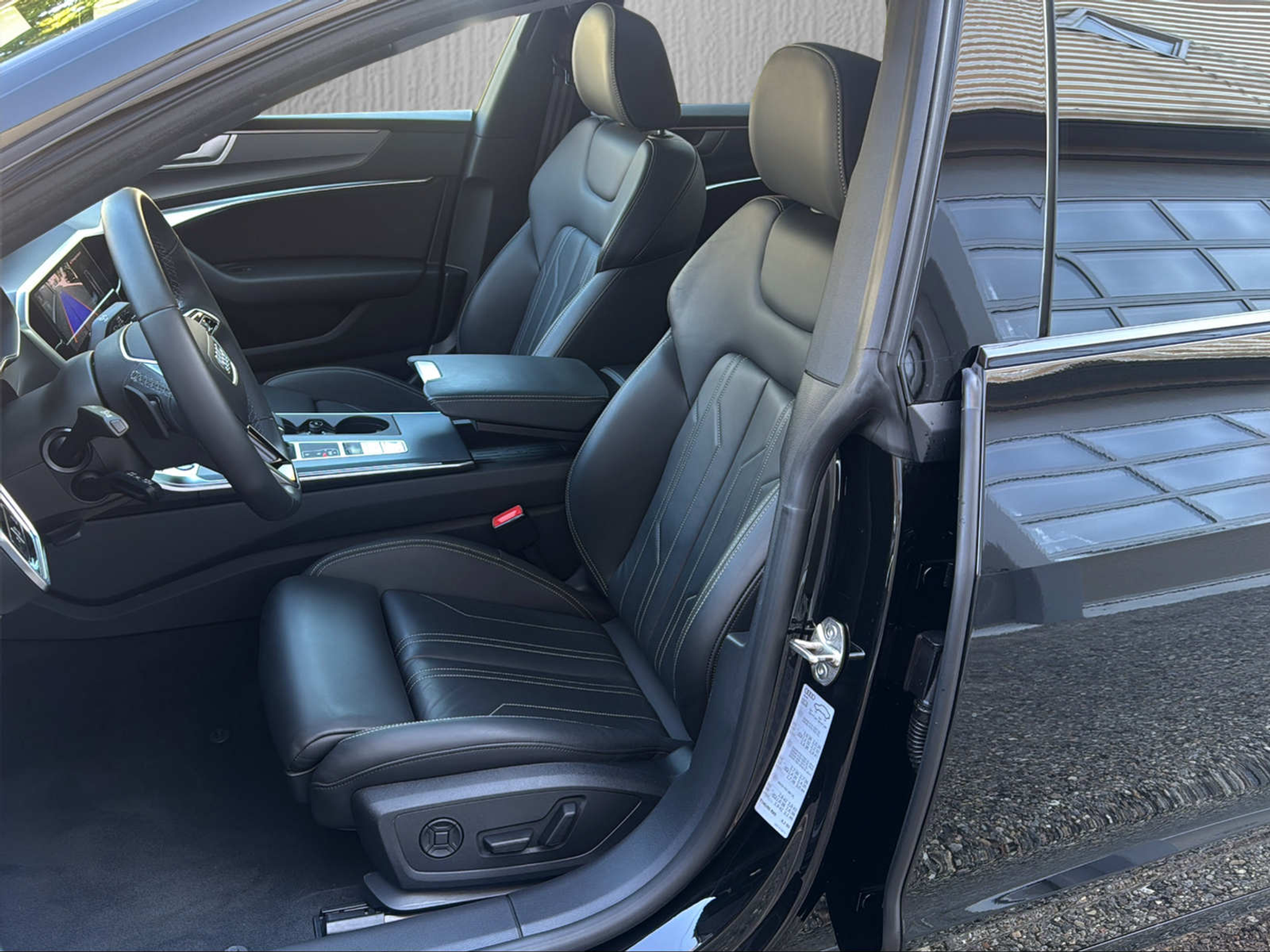 listing desktop thumbnail image 7