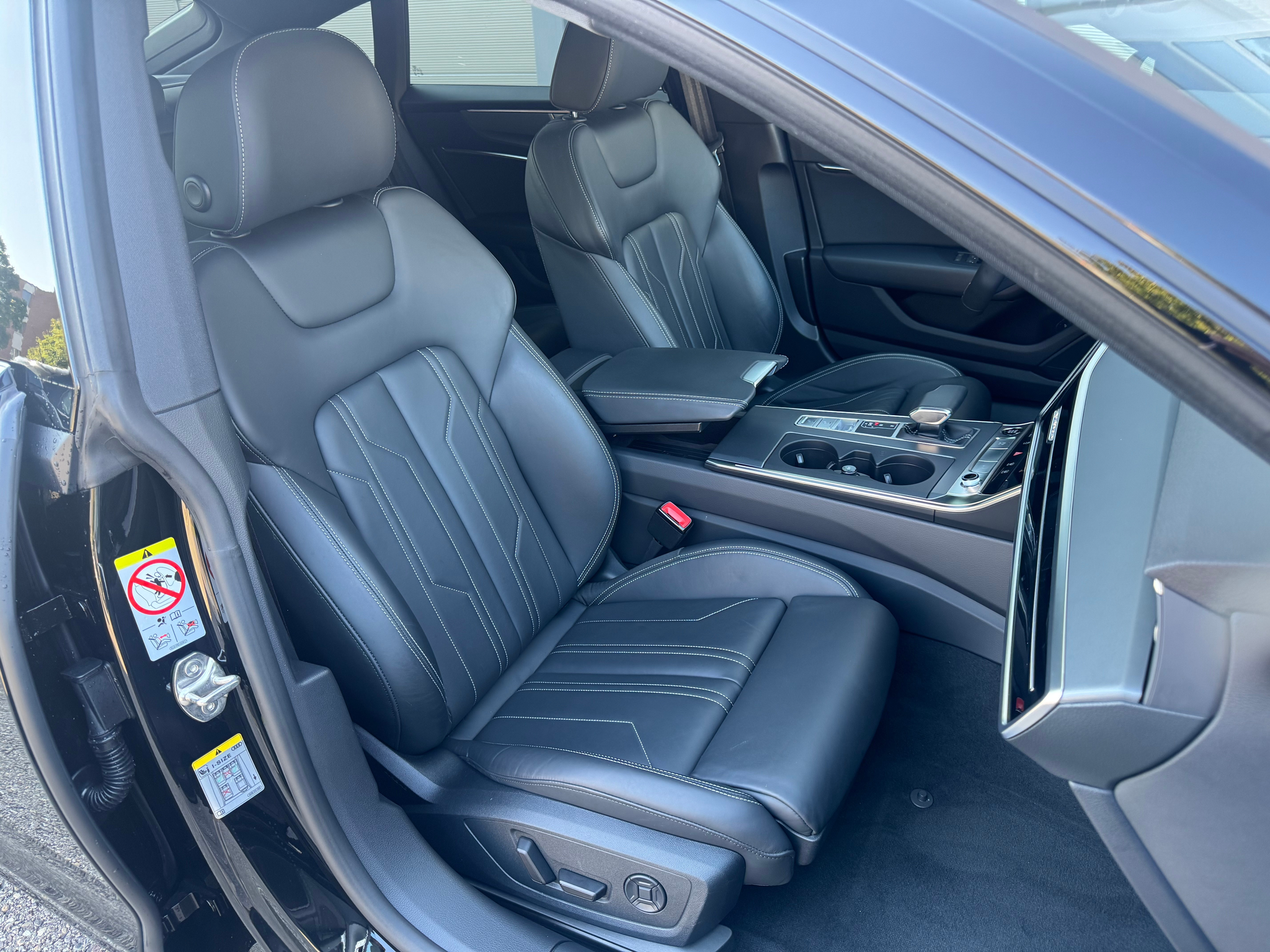 listing desktop thumbnail image 8