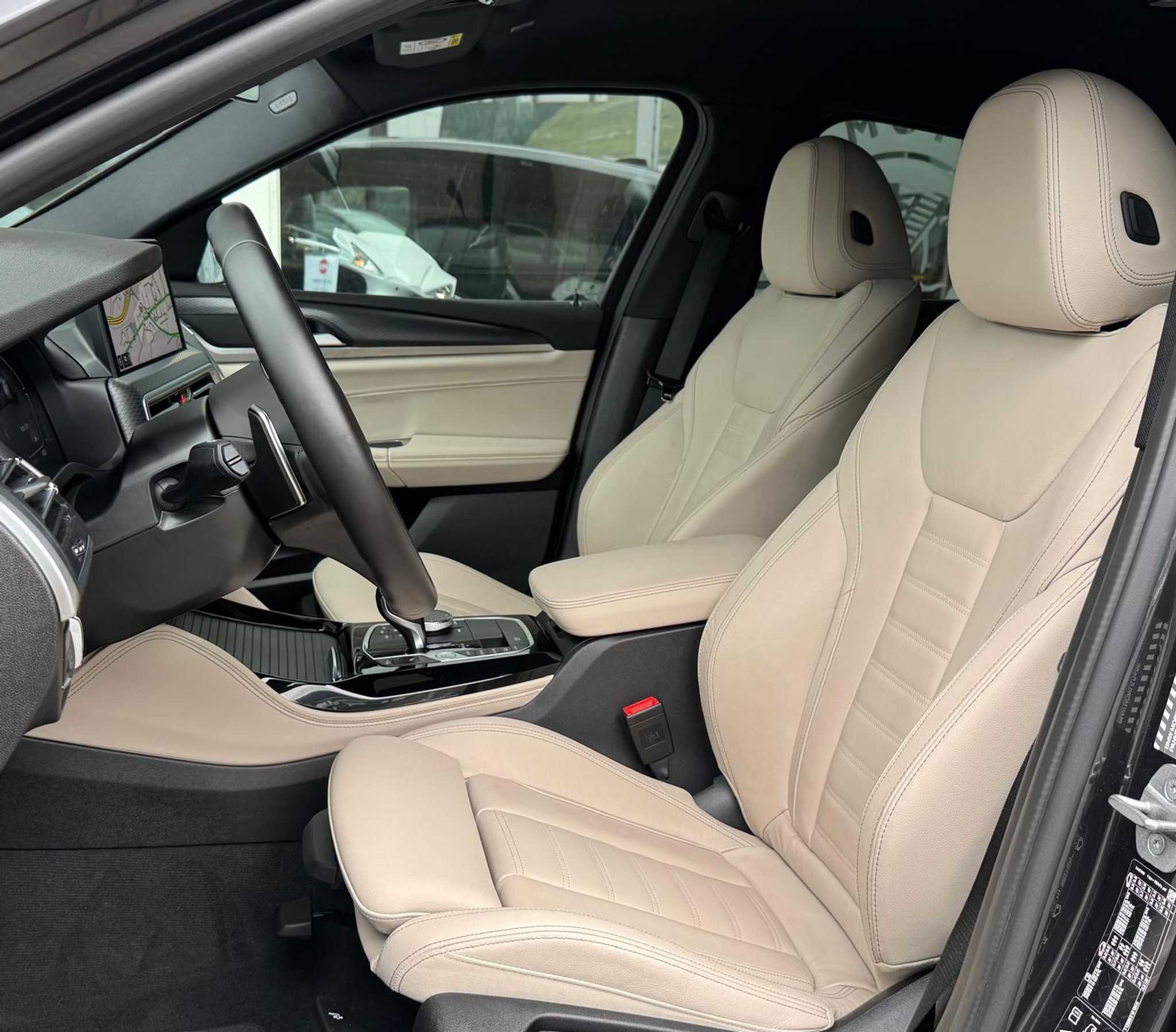 listing desktop thumbnail image 7