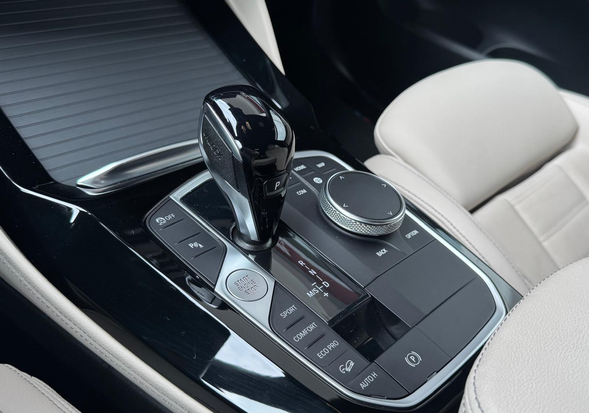 listing desktop thumbnail image 17