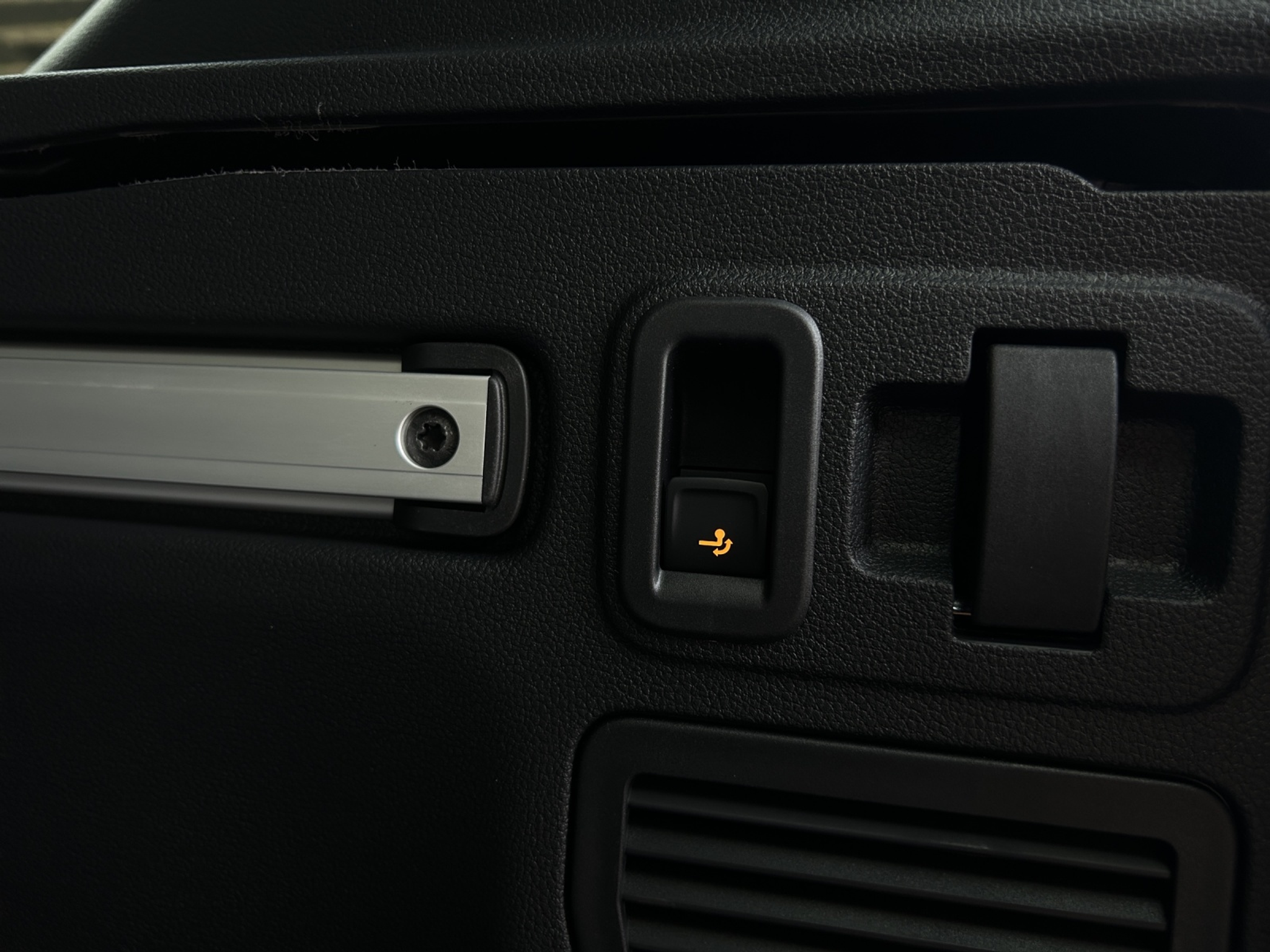 listing desktop thumbnail image 9