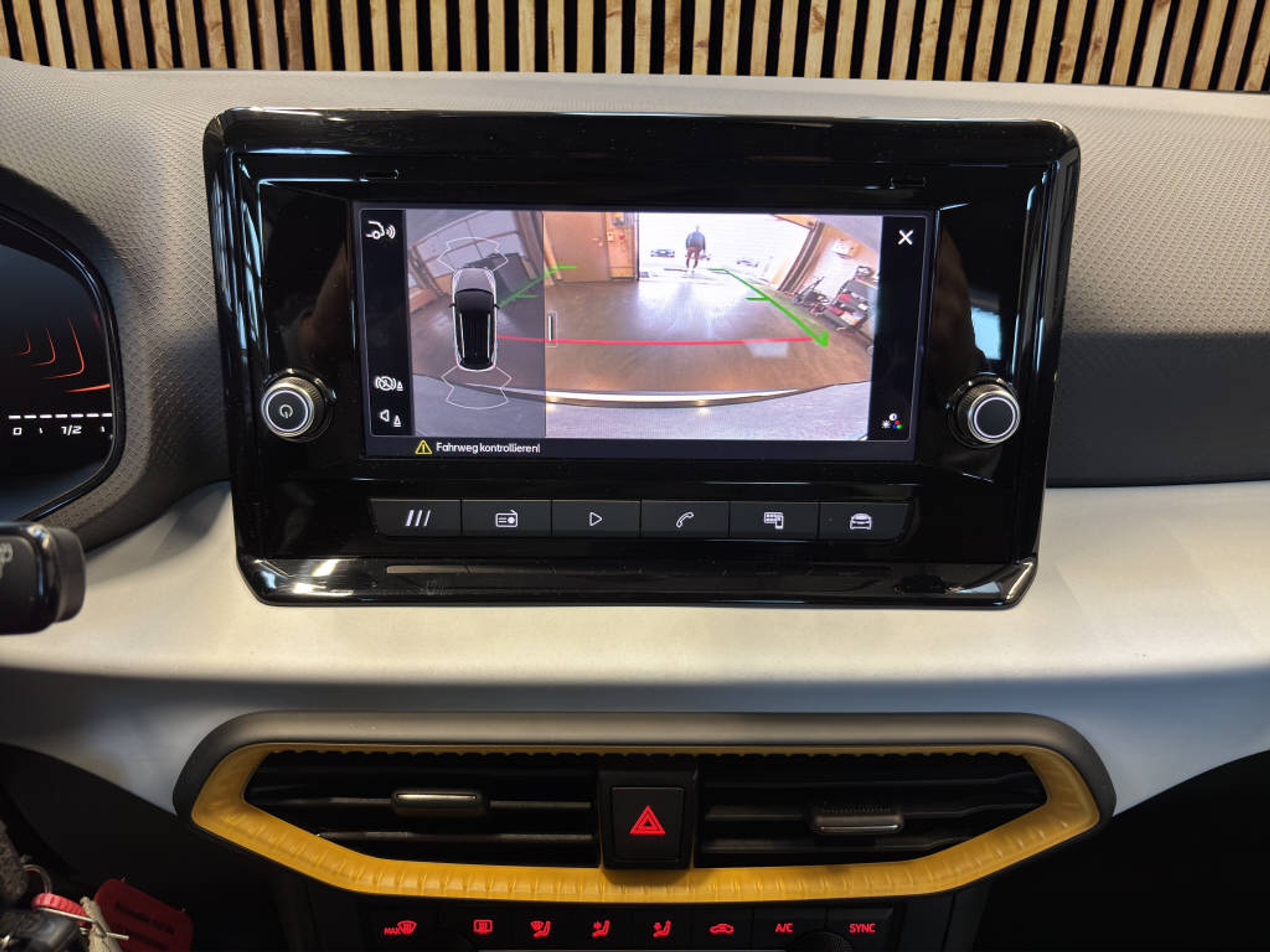 listing desktop thumbnail image 10