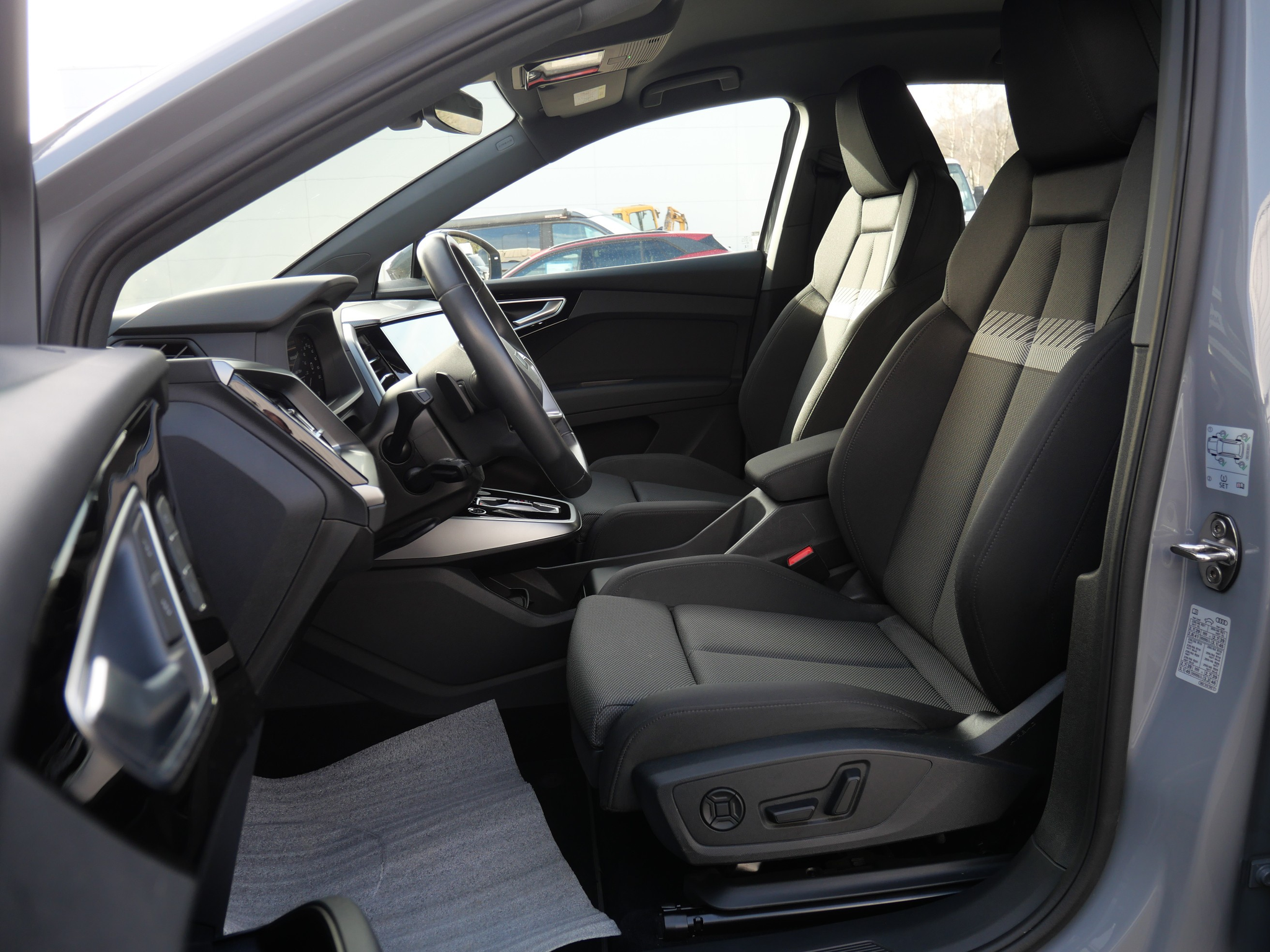 listing desktop thumbnail image 11