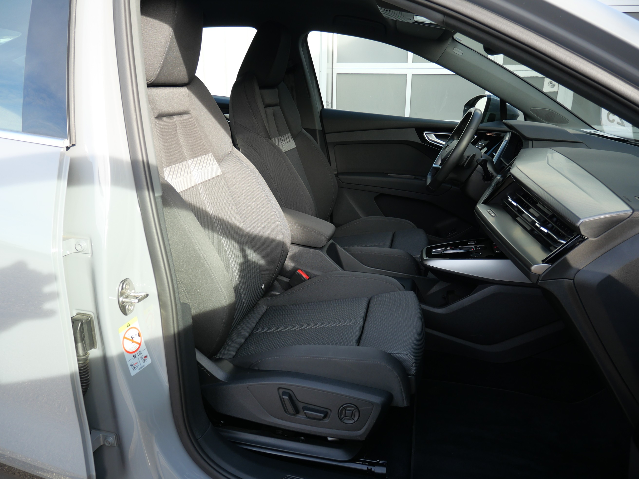 listing desktop thumbnail image 10