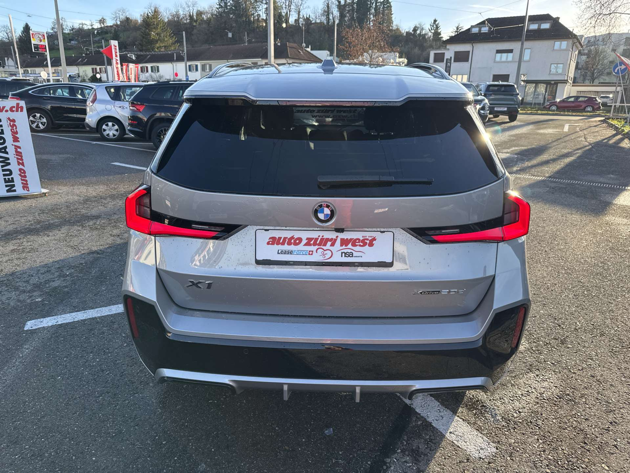 listing desktop thumbnail image 14