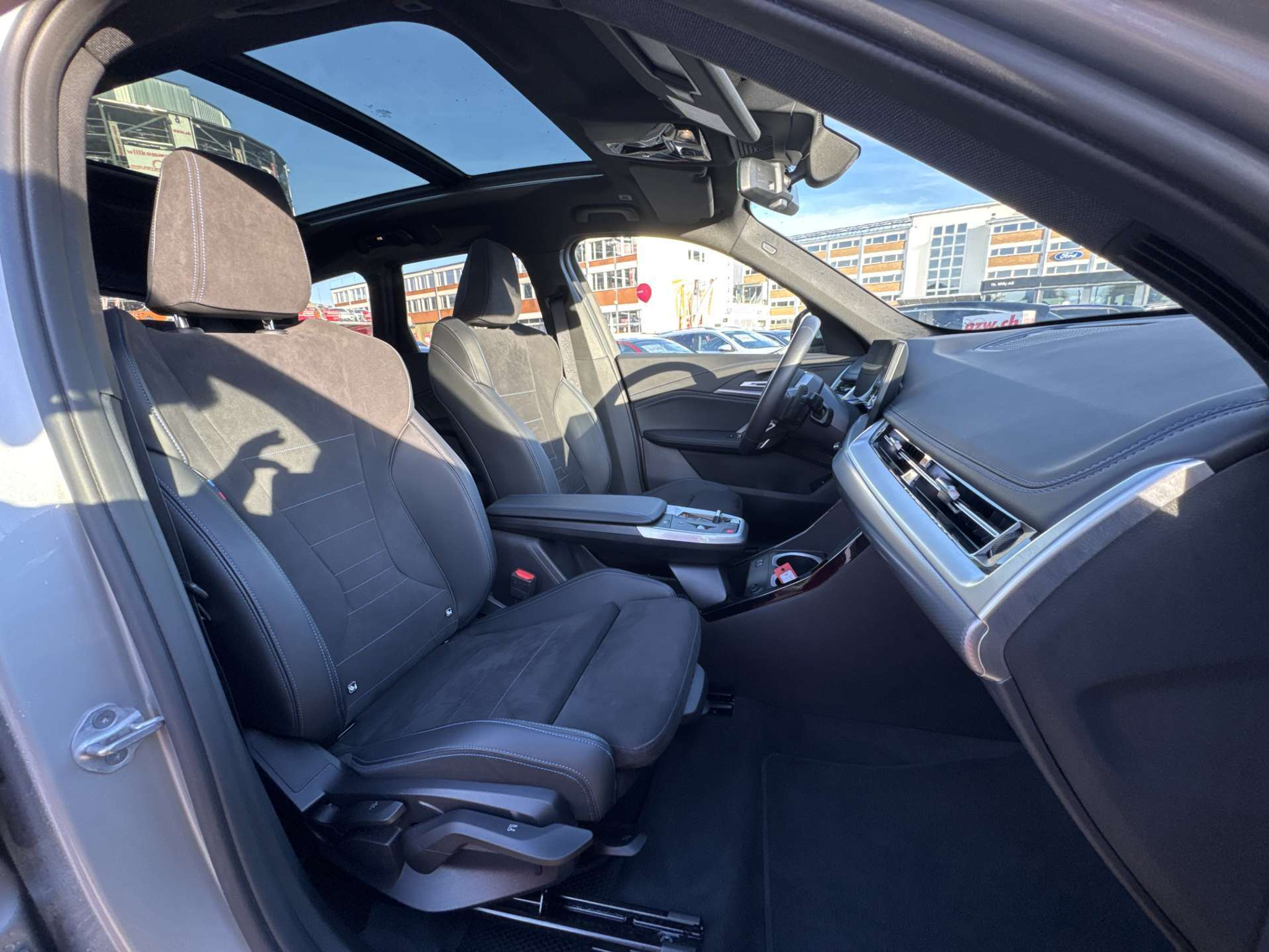 listing desktop thumbnail image 12